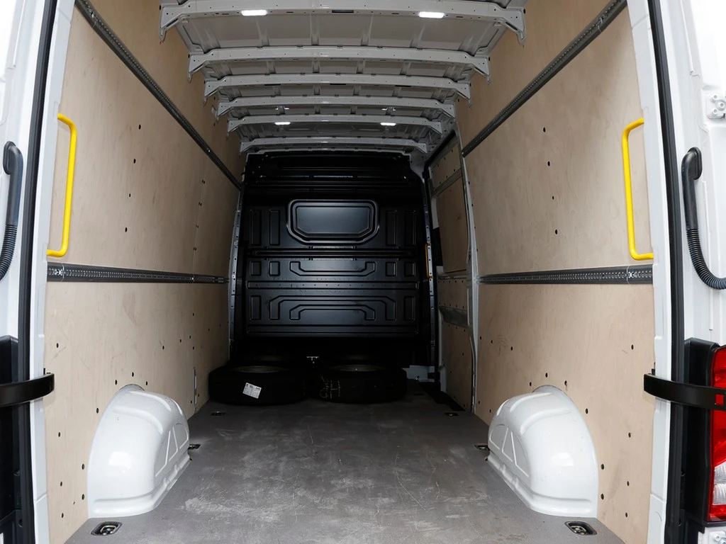 Volkswagen-Crafter-image-4