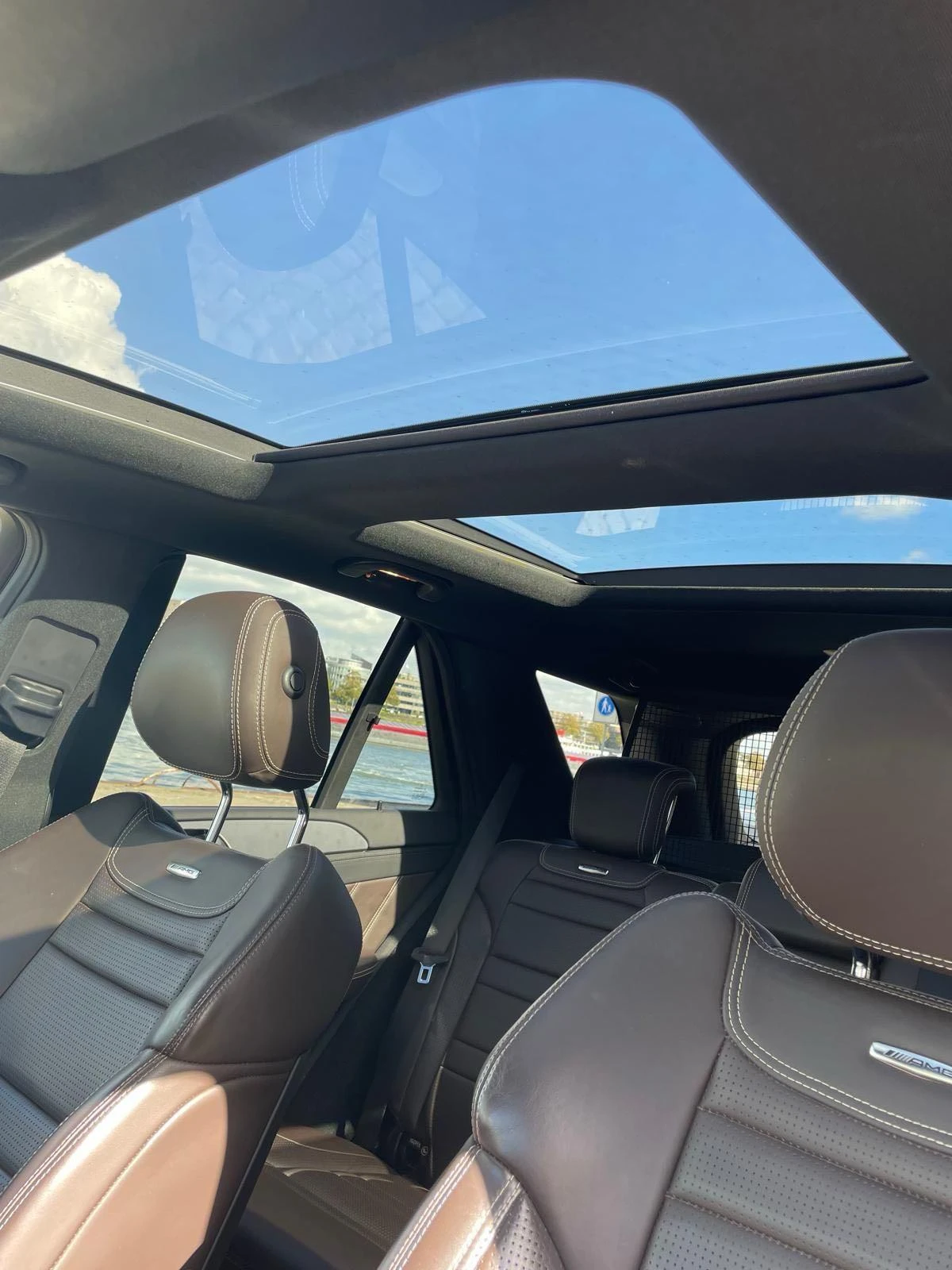 Mercedes-Benz-GLE-image-16