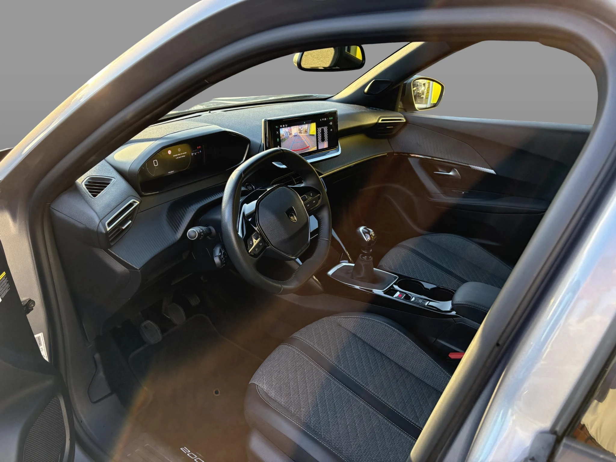 Peugeot-2008-image-12