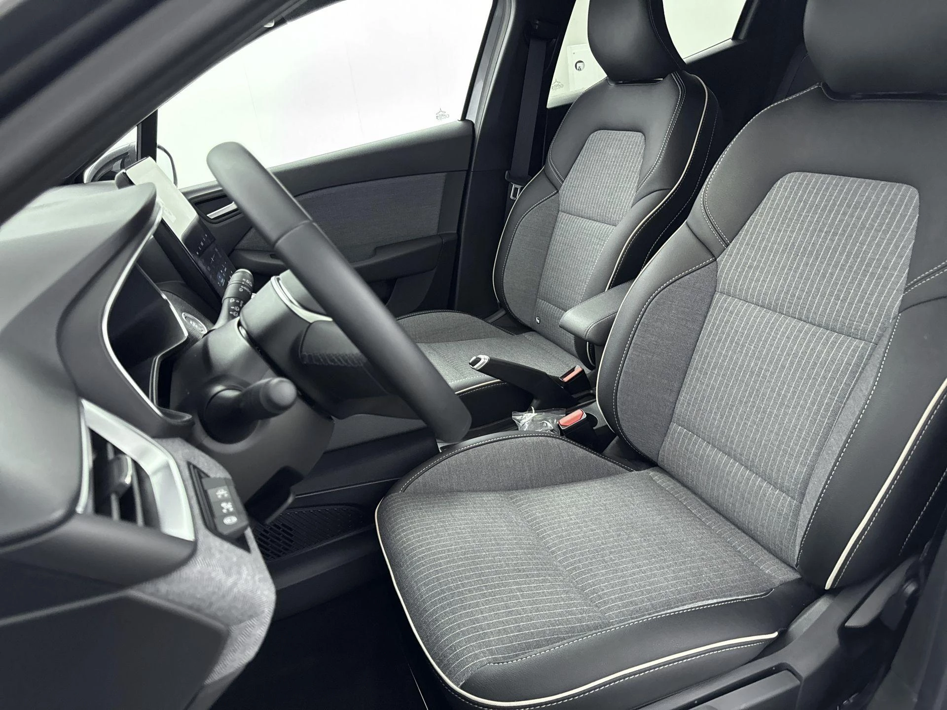 Renault-Clio-image-11