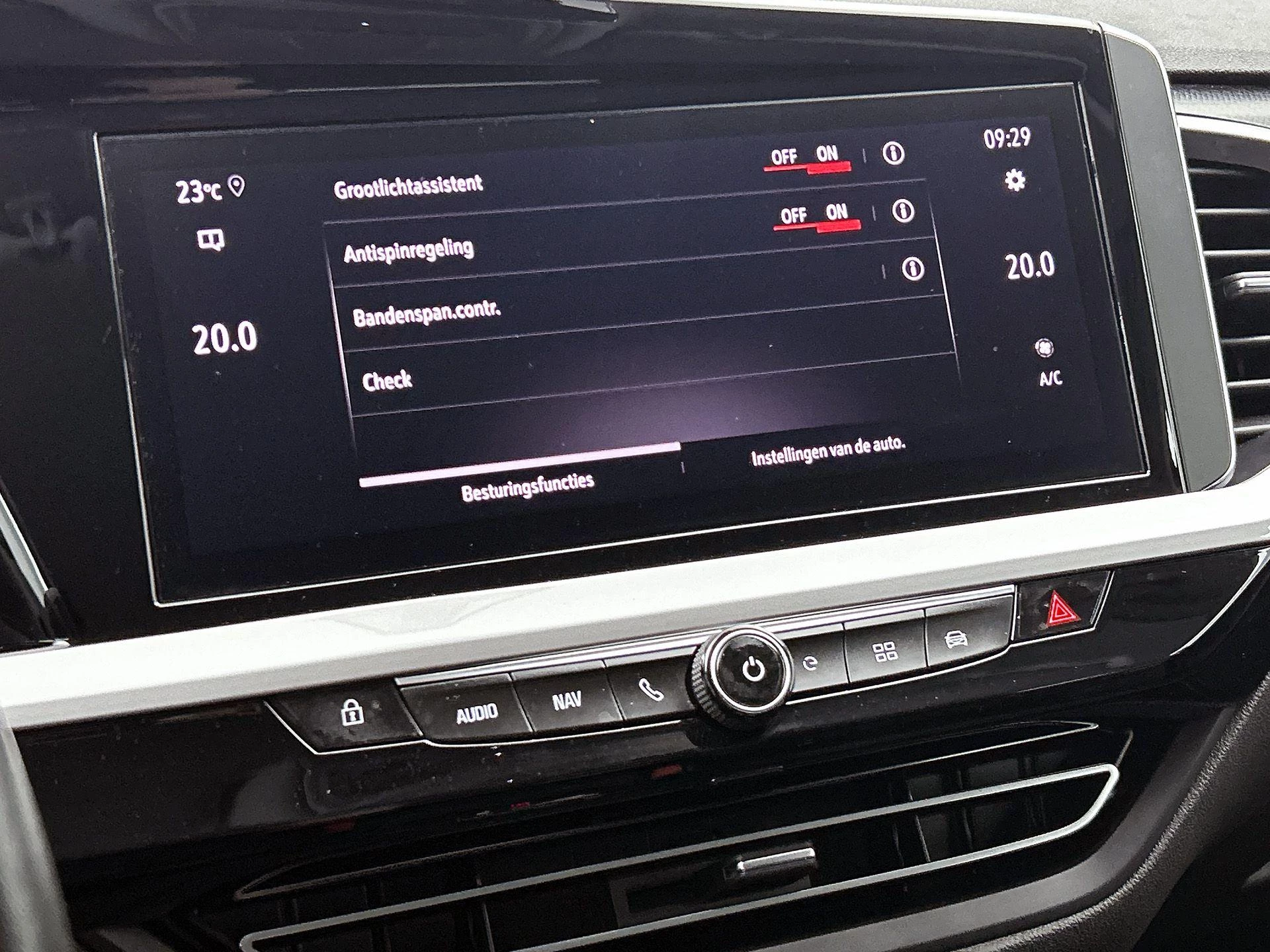 Opel-Grandland-image-14
