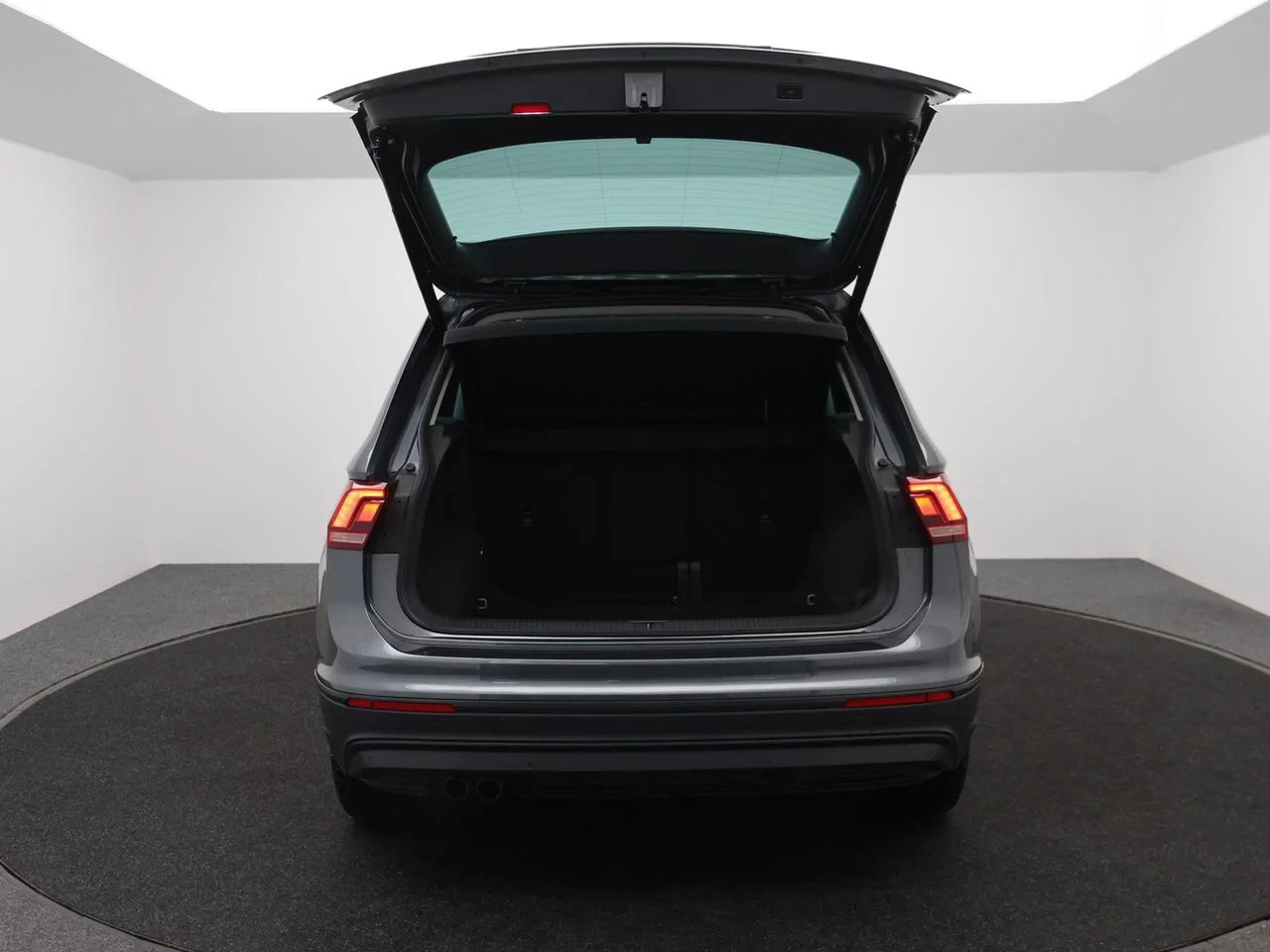 Volkswagen-Tiguan-image-5