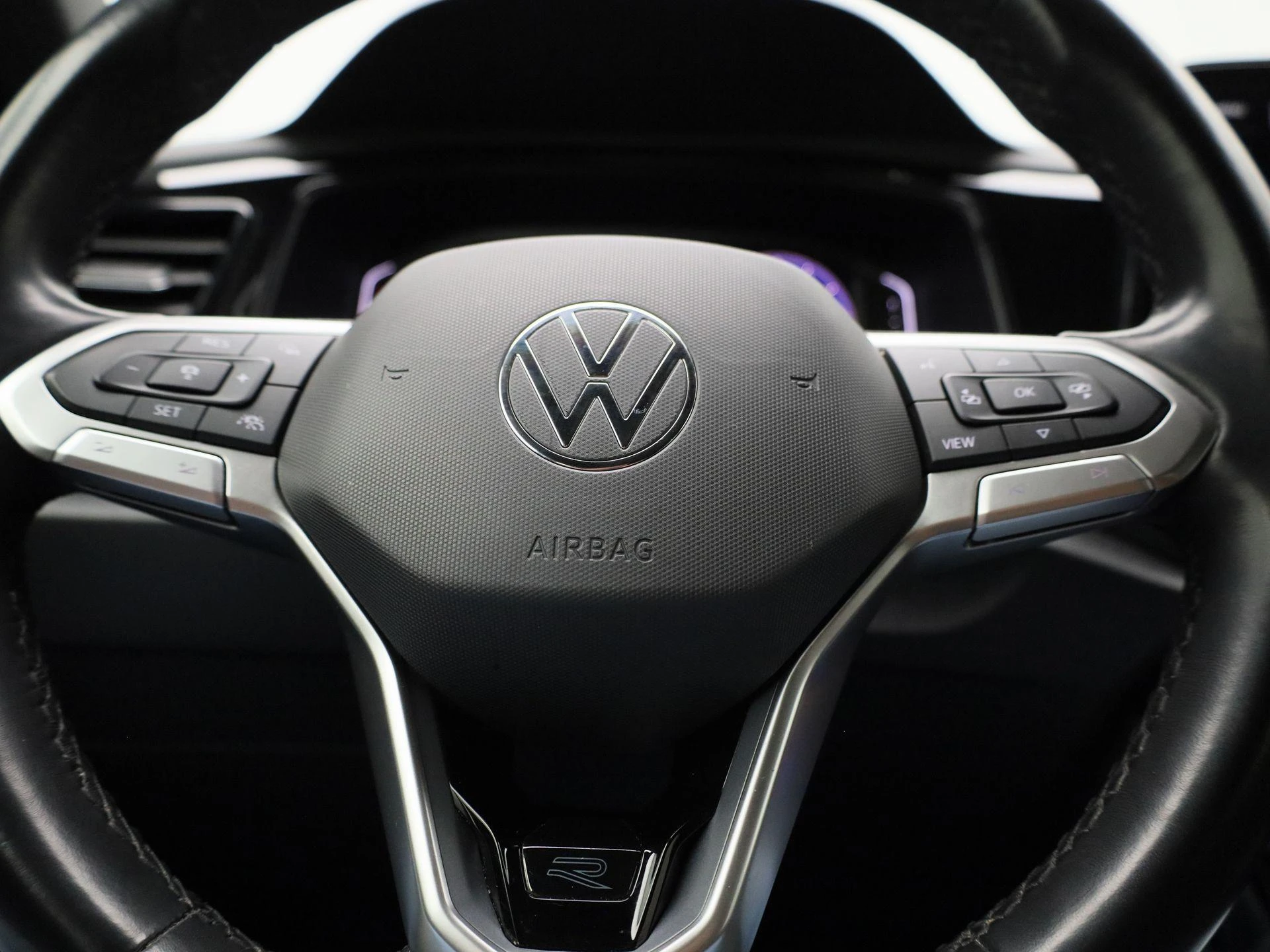 Volkswagen-T-Roc-image-24