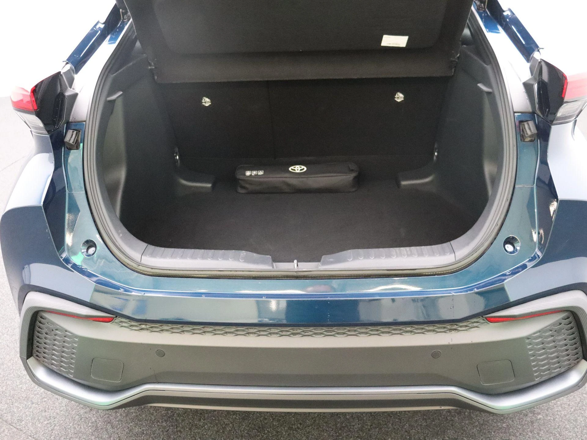 Toyota-C-HR-image-21