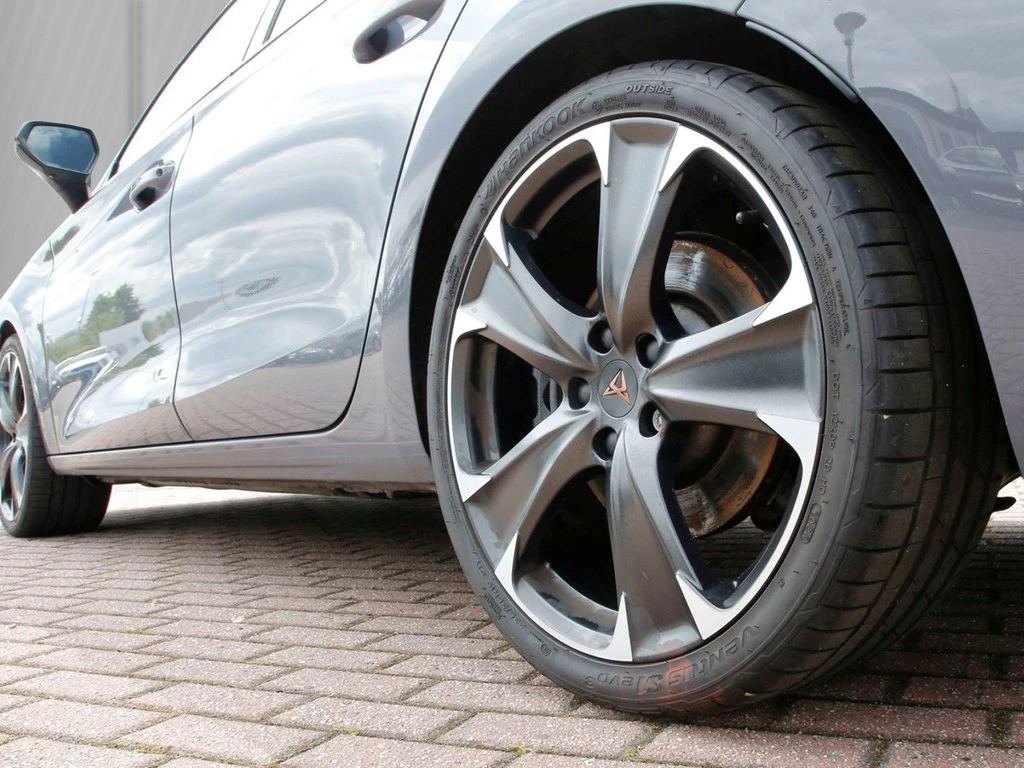 CUPRA Leon Sportstourer VZ 2.0 TSI 19" AHK Navi+VC LED PDC Kessy