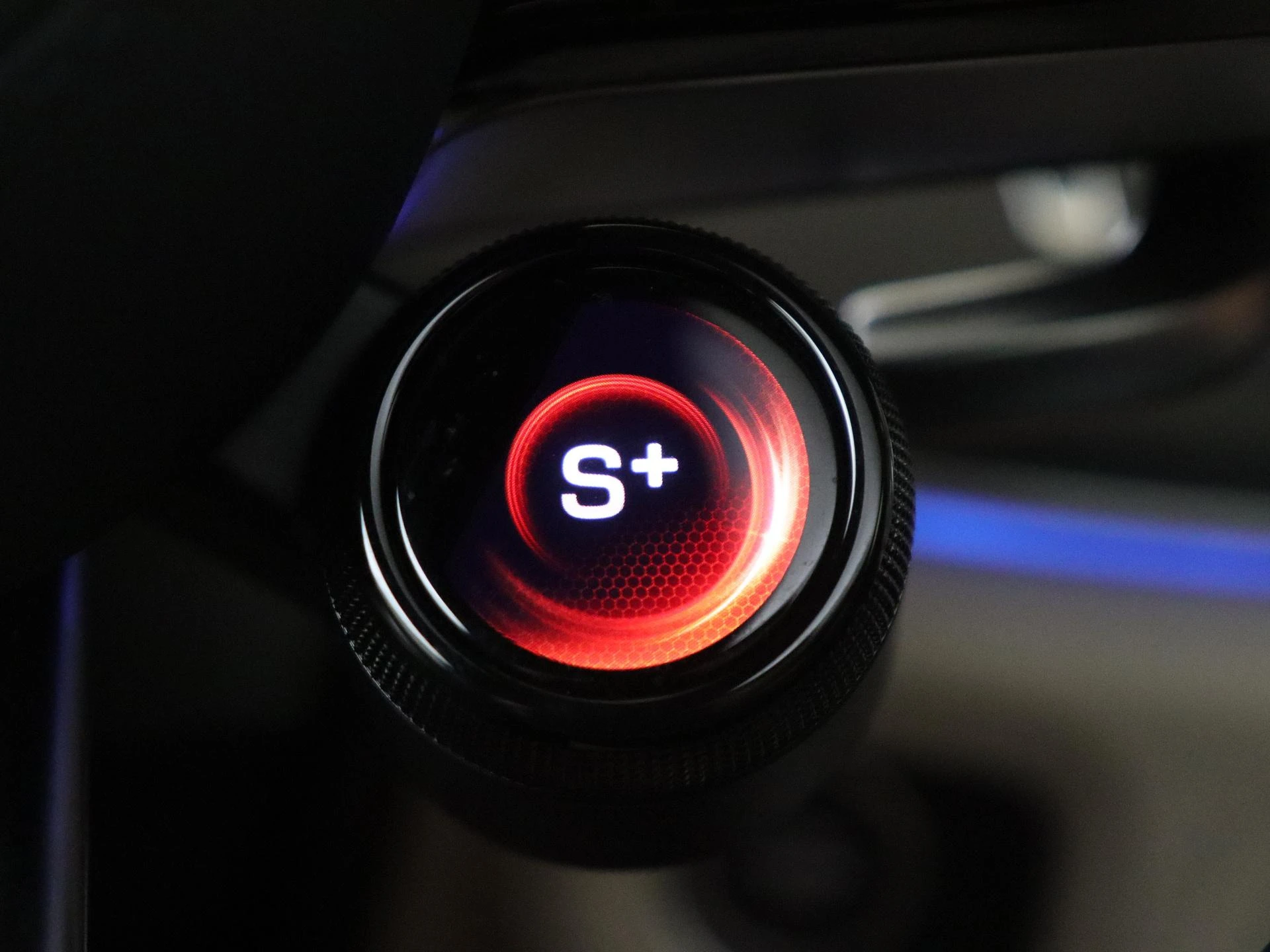Mercedes-Benz-GLE-image-15
