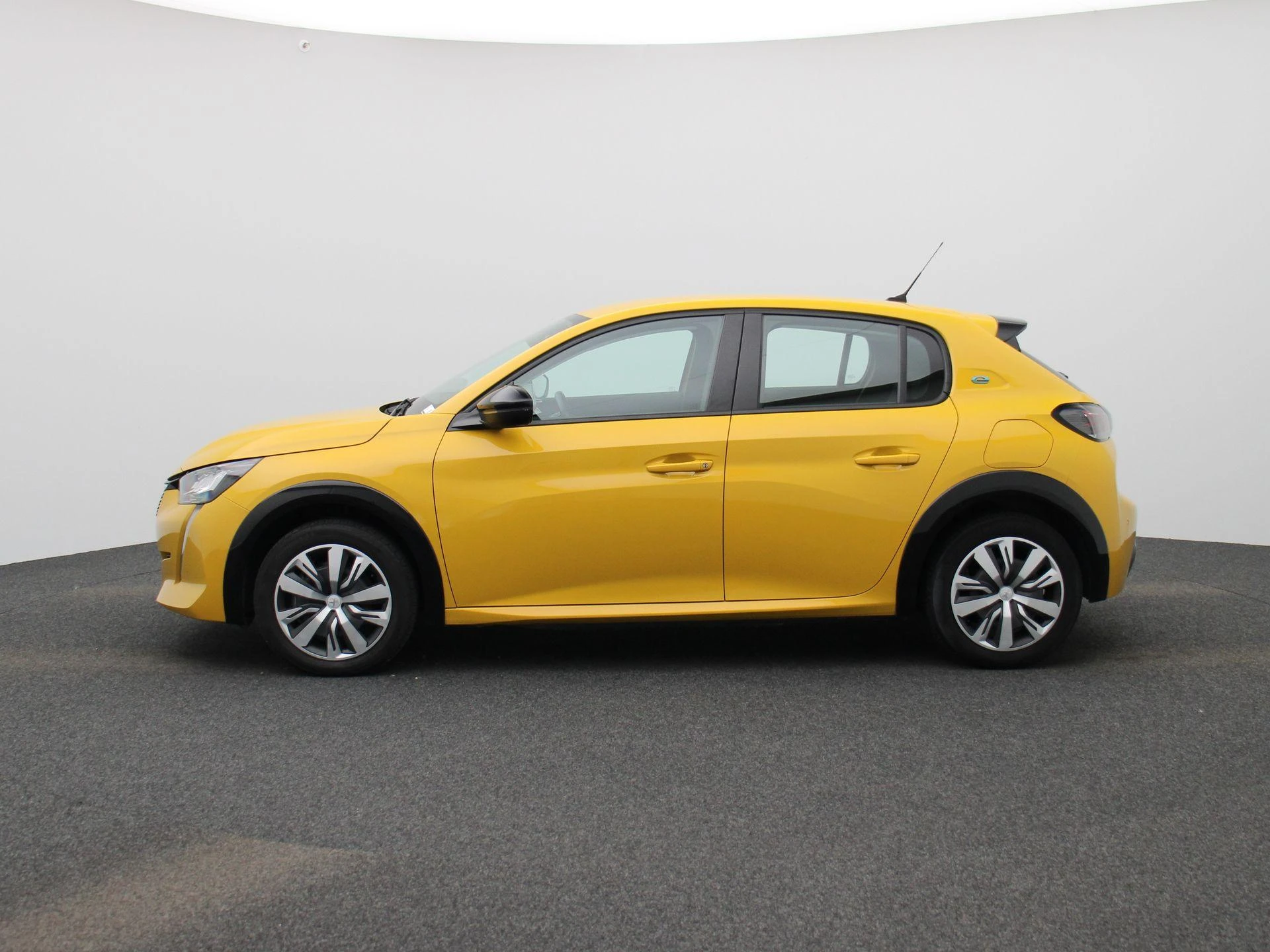 Peugeot-e-208-image-3
