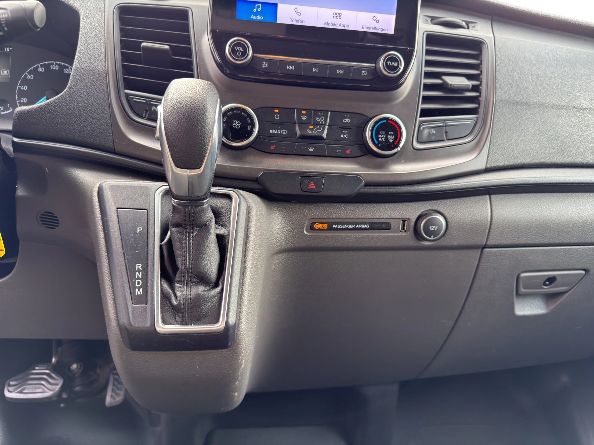 Ford-Transit Custom-image-12