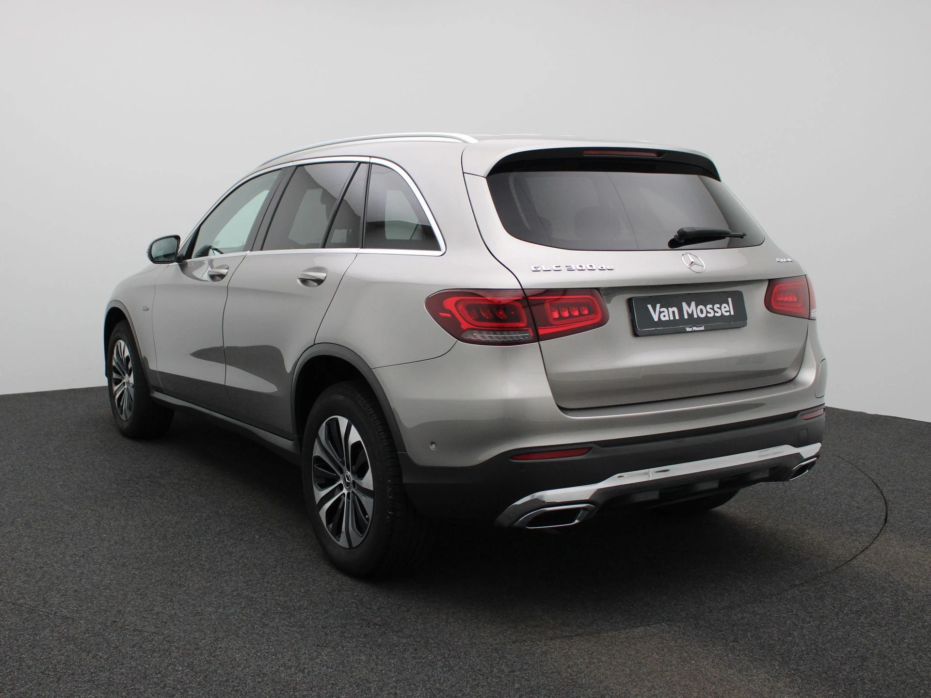 Mercedes-Benz-GLC-image-1