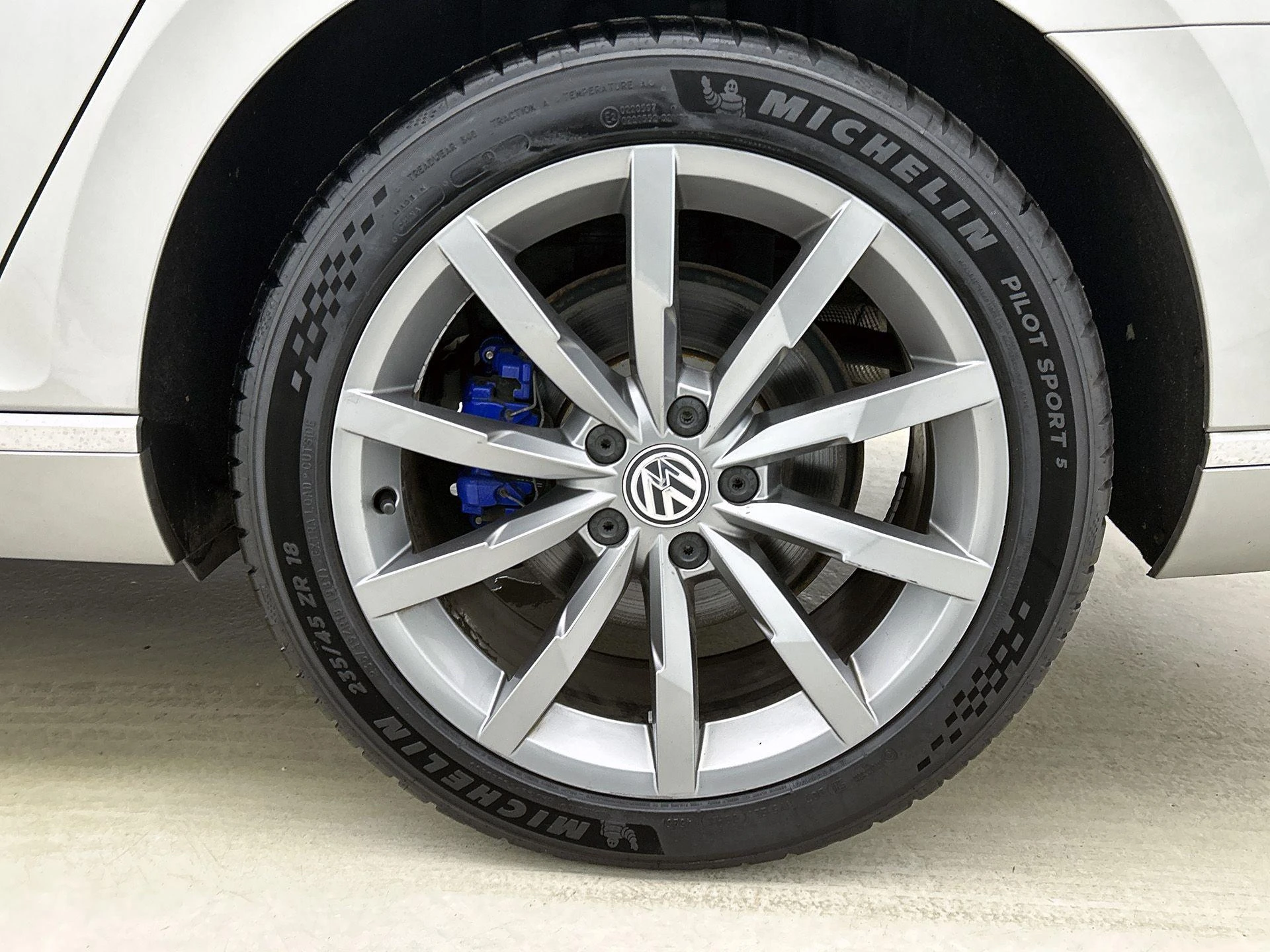 Volkswagen-Passat-image-36