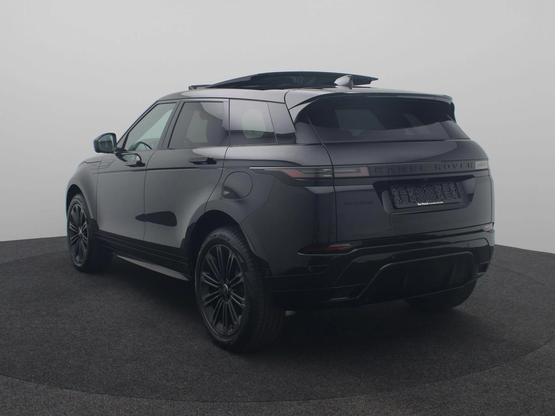 Land Rover-Range Rover Evoque-image-1