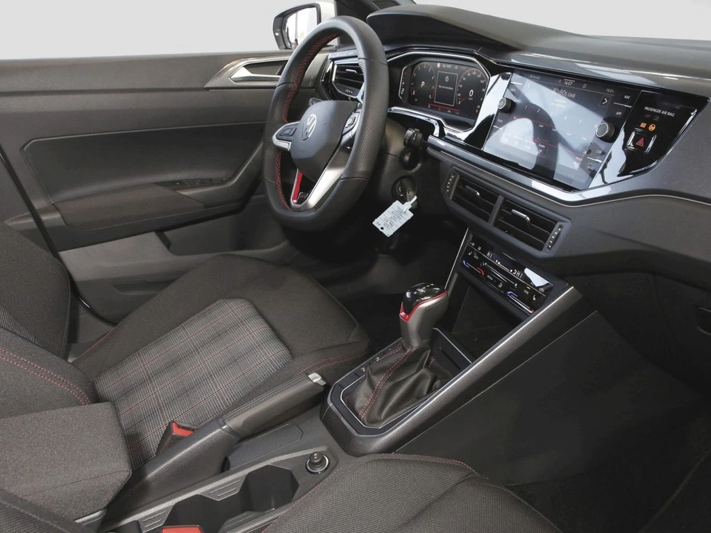 Volkswagen-Polo-image-8