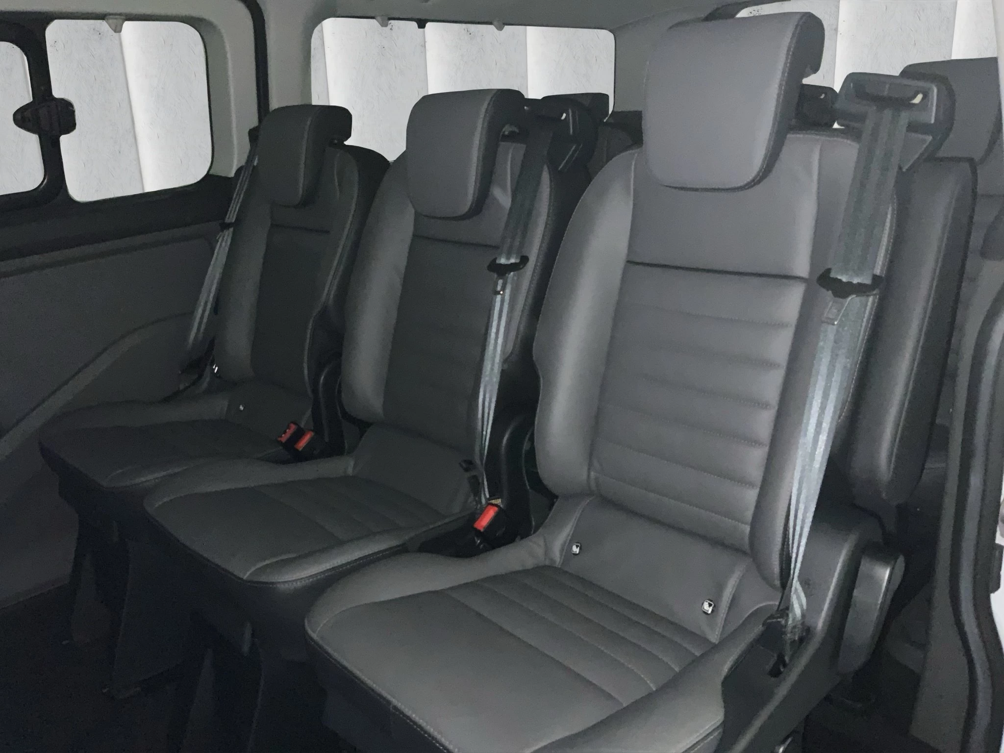 Ford-Tourneo Custom-image-2