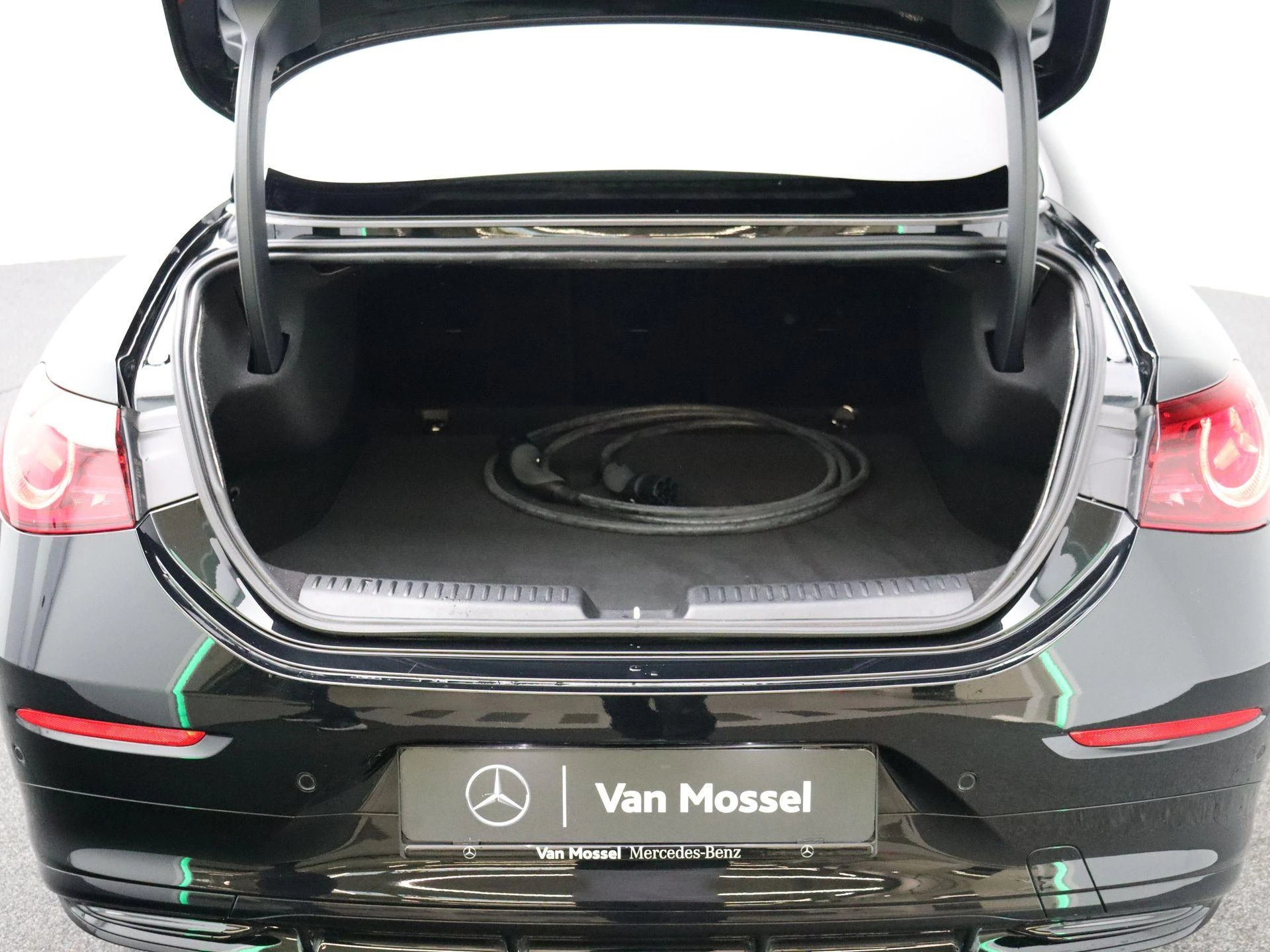 Mercedes-Benz-CLA-image-26