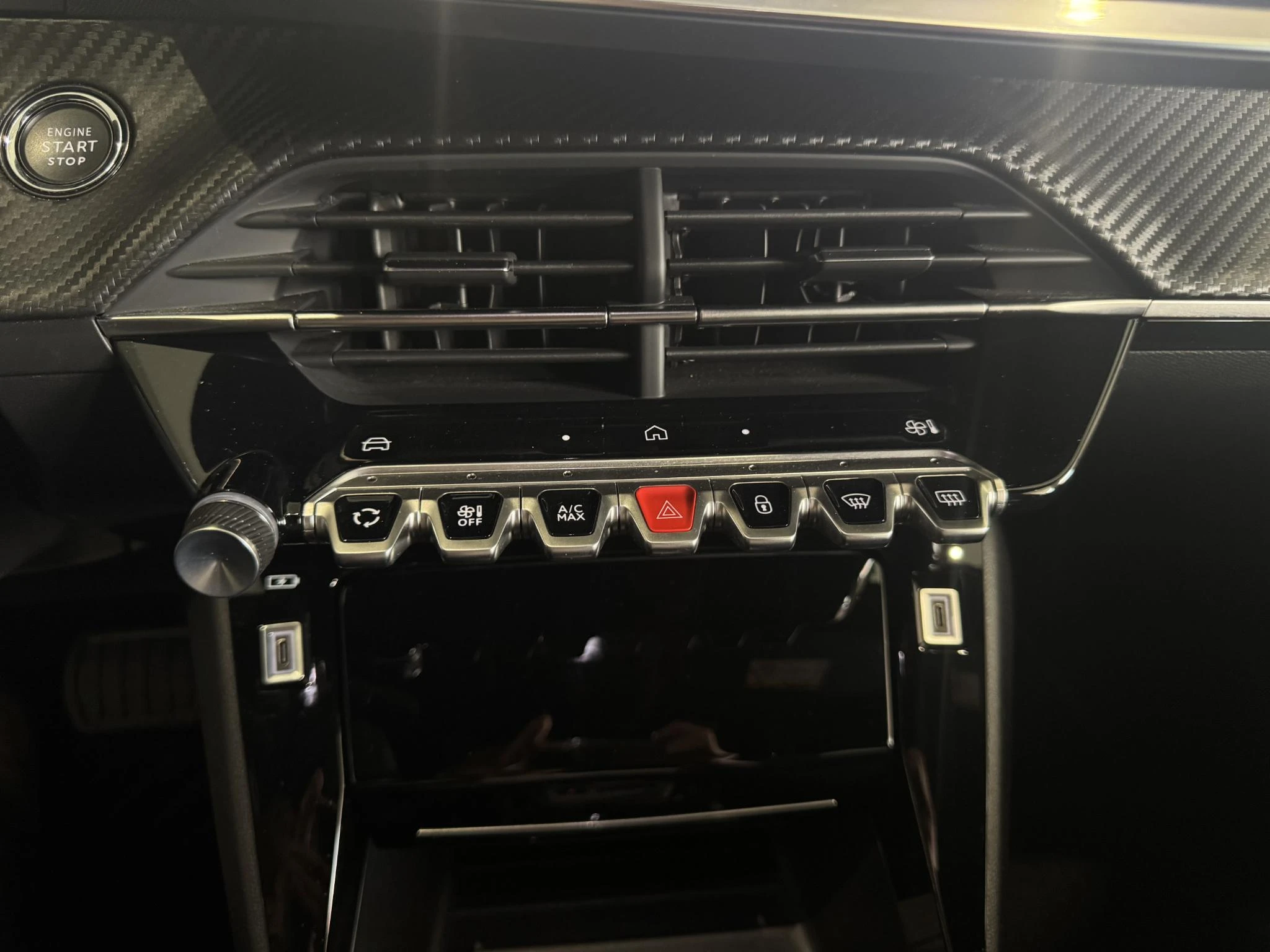 Peugeot e-2008 EV Allure Avantage 54 kWh
