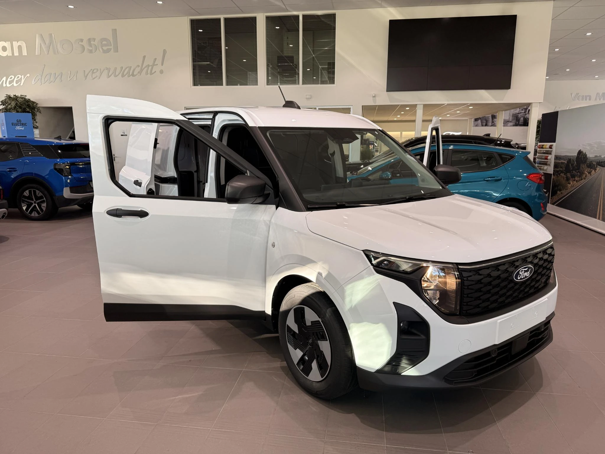 Ford-E-Transit-image-10