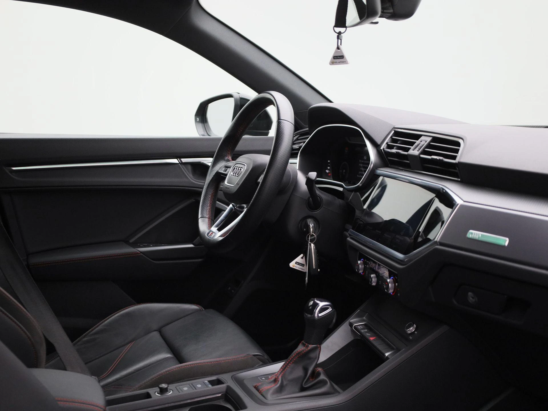 Audi-Q3-image-35