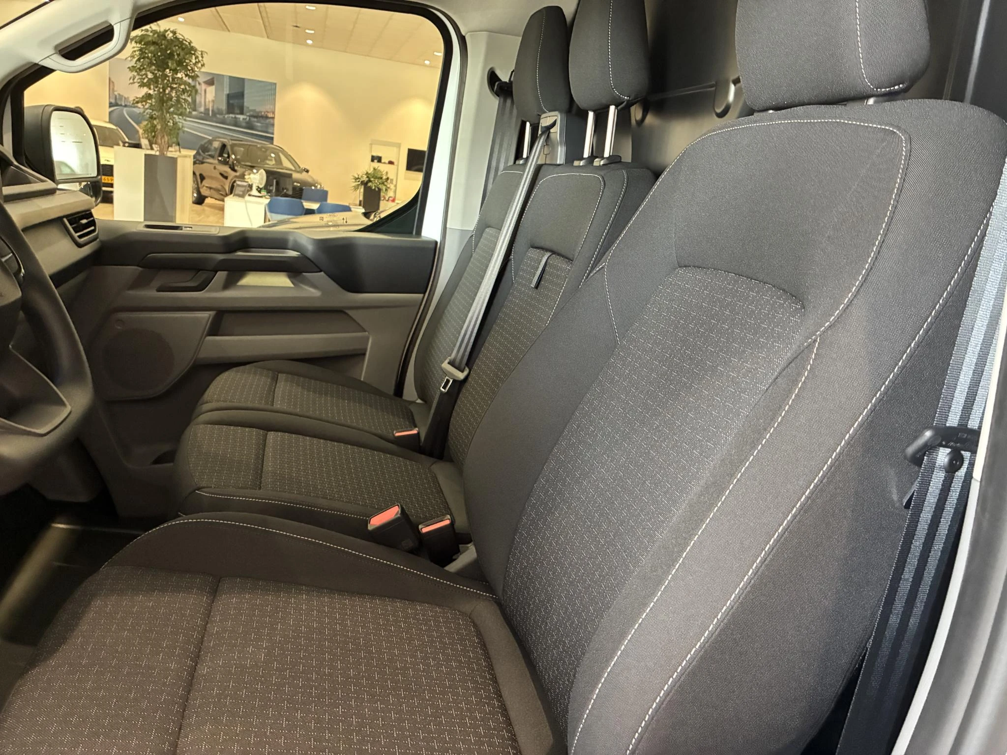 Ford E-Transit Cust. 340 L2H1 Trend 71 kWh