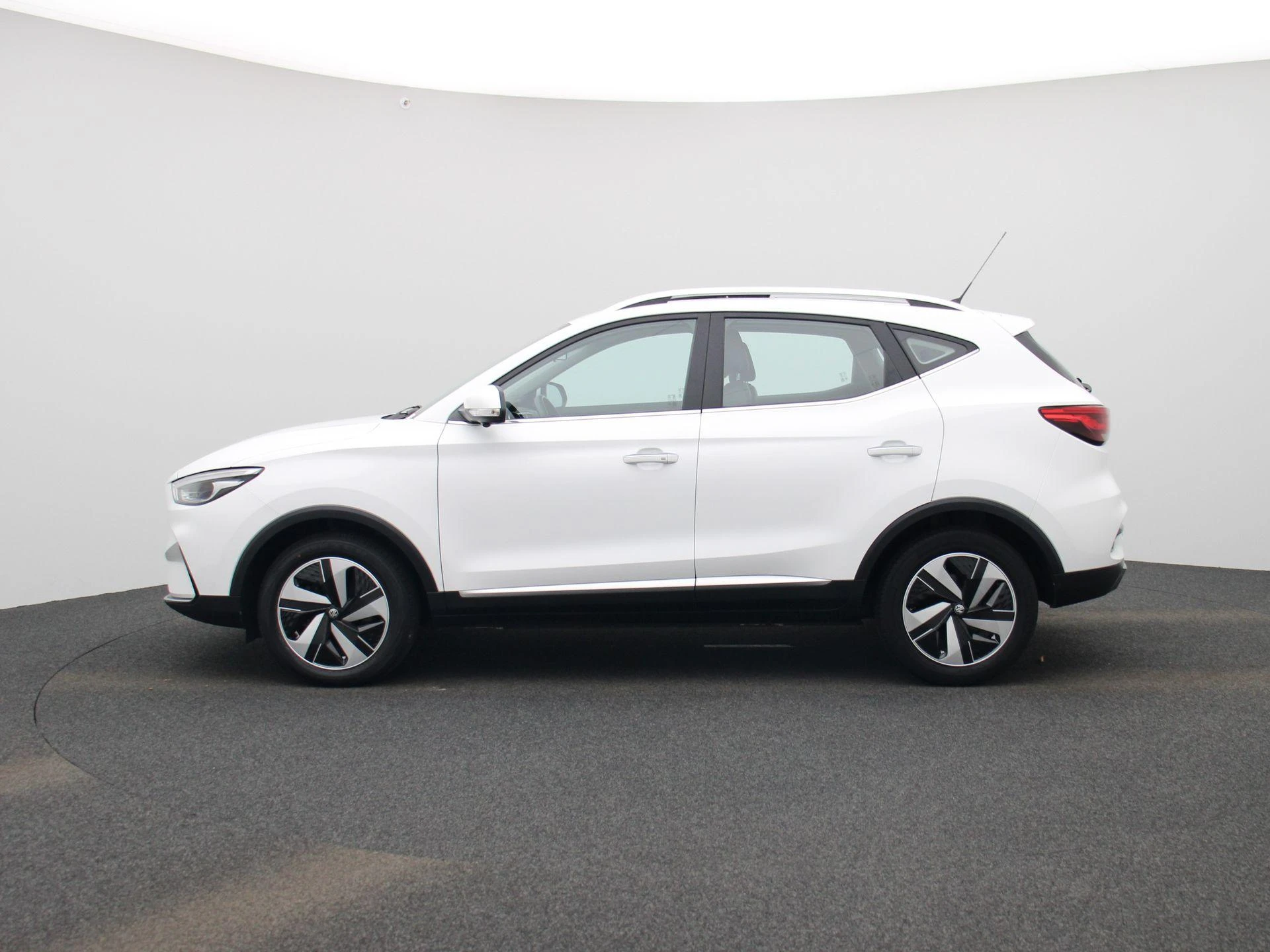 MG-ZS EV-image-3