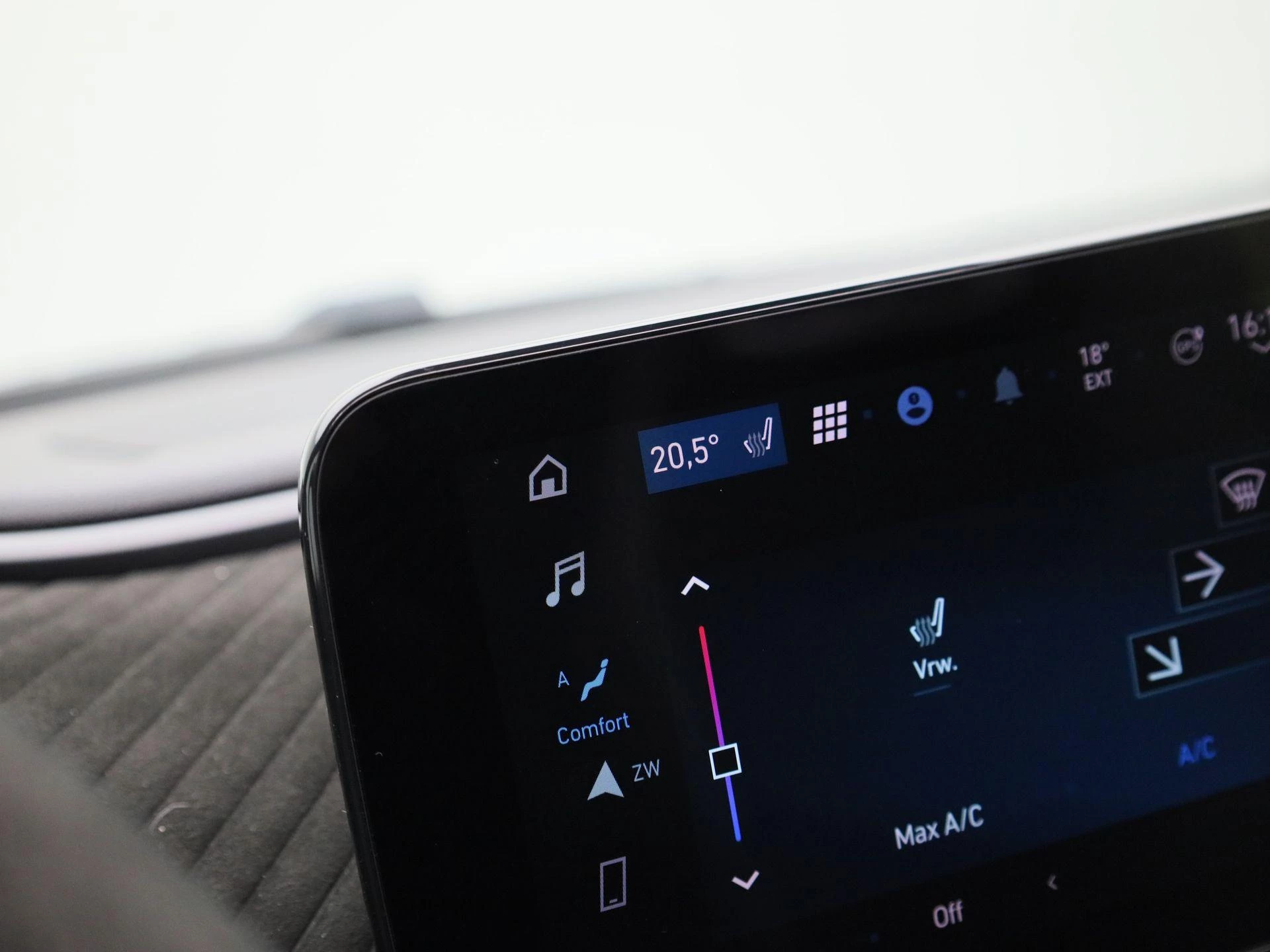 Abarth-500e-image-22