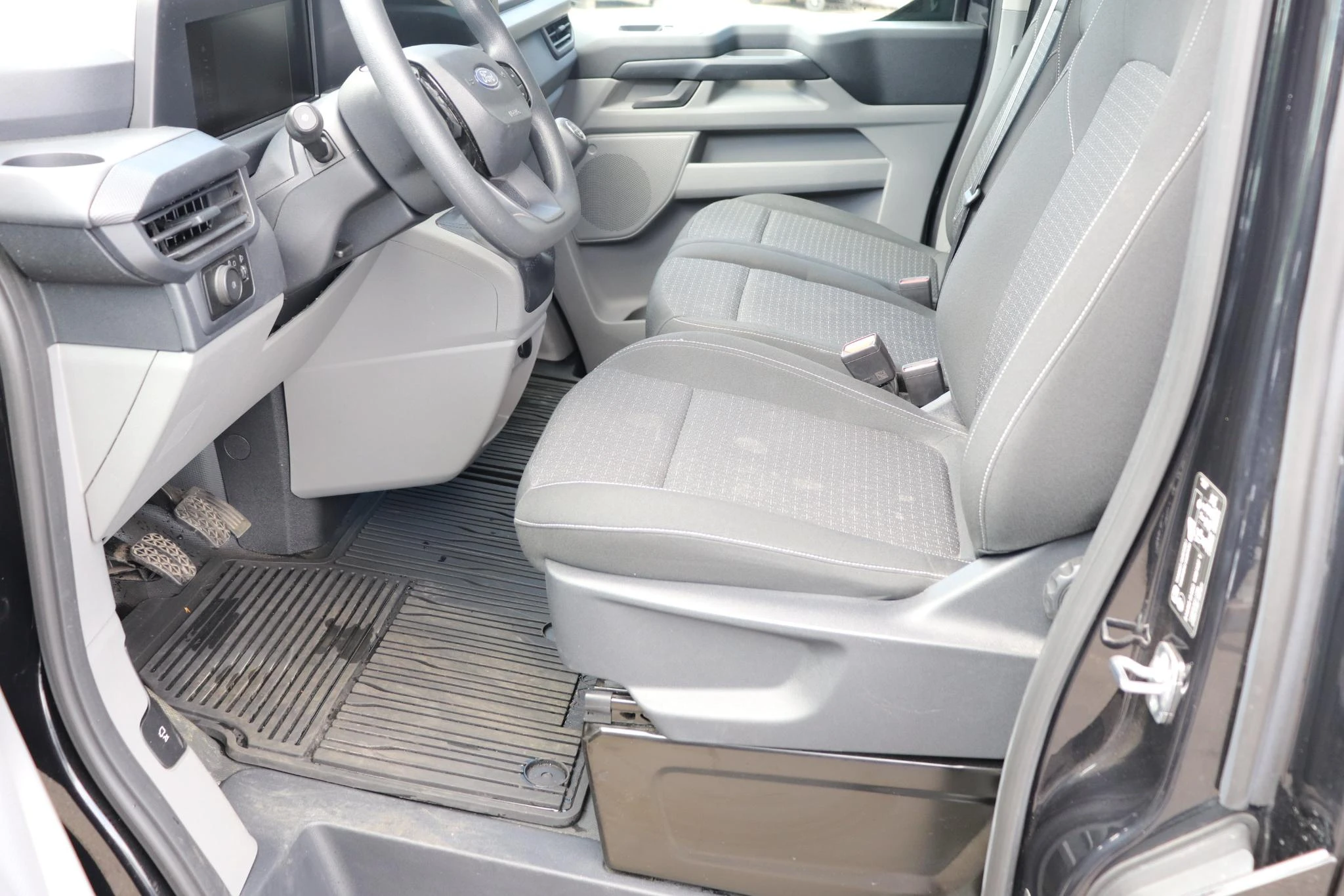 Ford-Transit Custom-image-12