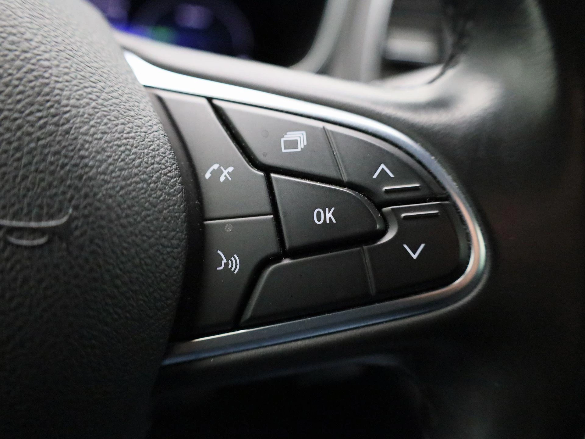 Renault-Megane E-Tech-image-16