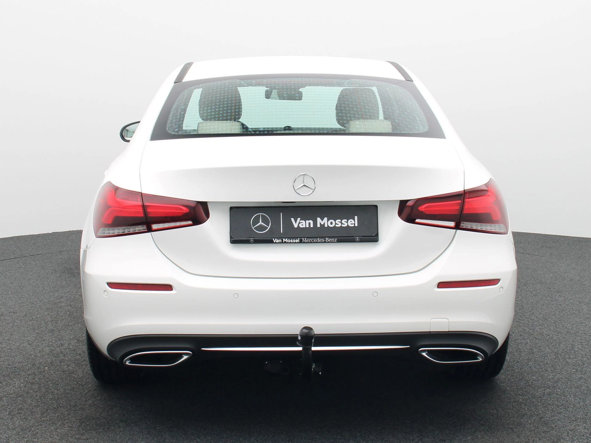 Mercedes-Benz Classe A 180 Luxury Line Limousine + LEDER + TREKHAAK + CAMERA +