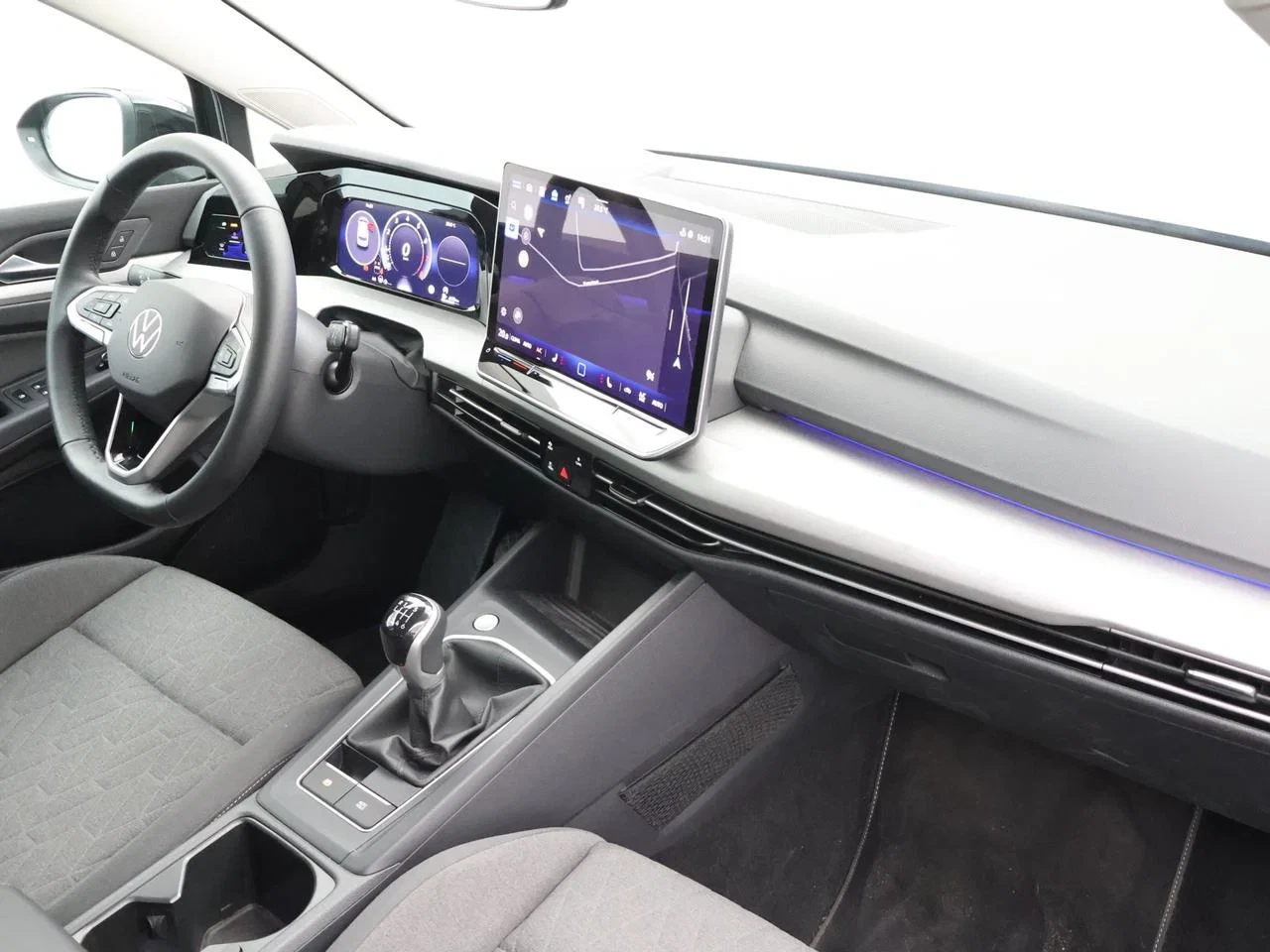 Volkswagen-Golf-image-2