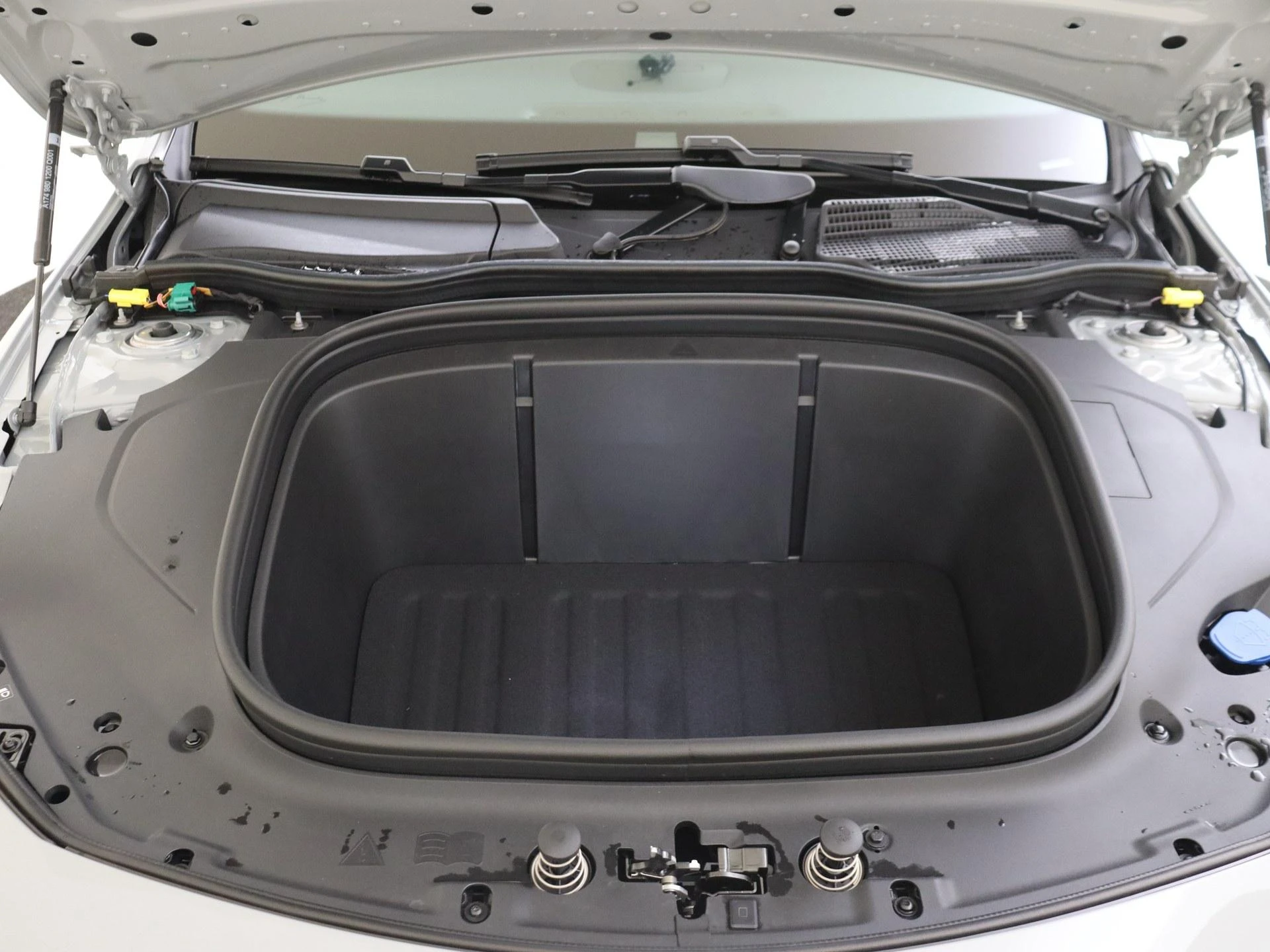 Mercedes-Benz-CLA-image-4