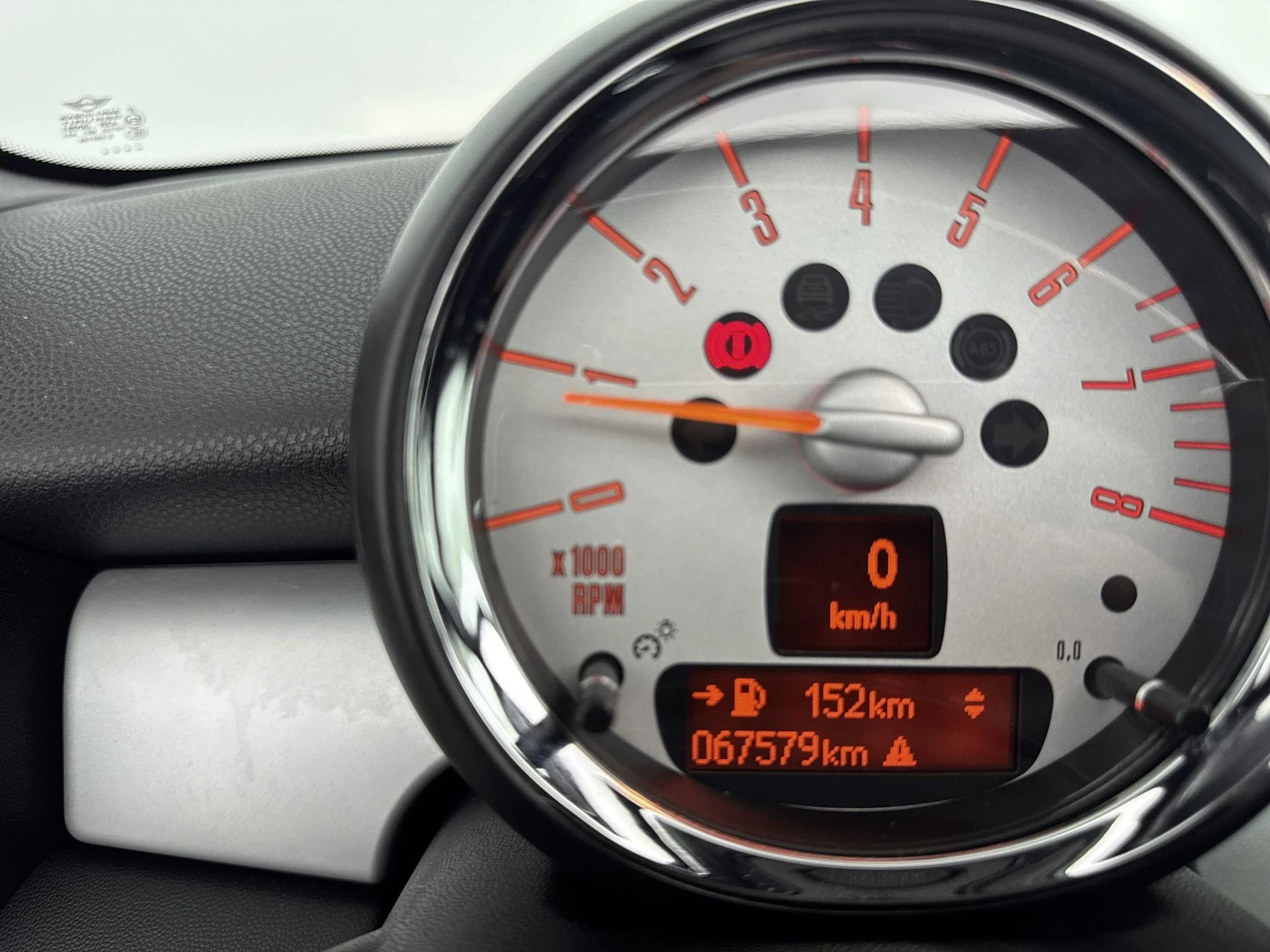 MINI-Cooper Cabrio-image-10