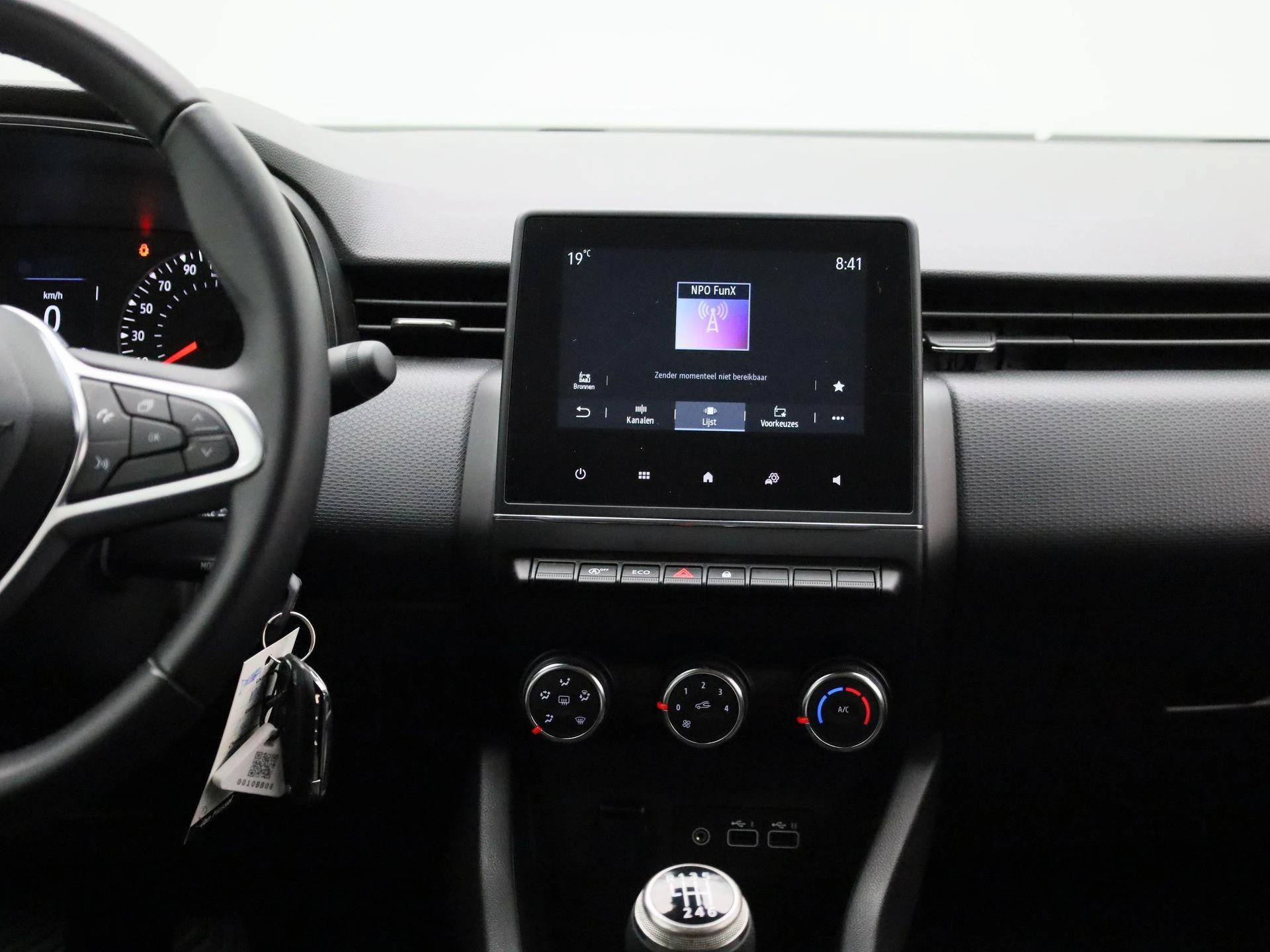 Renault-Clio-image-7