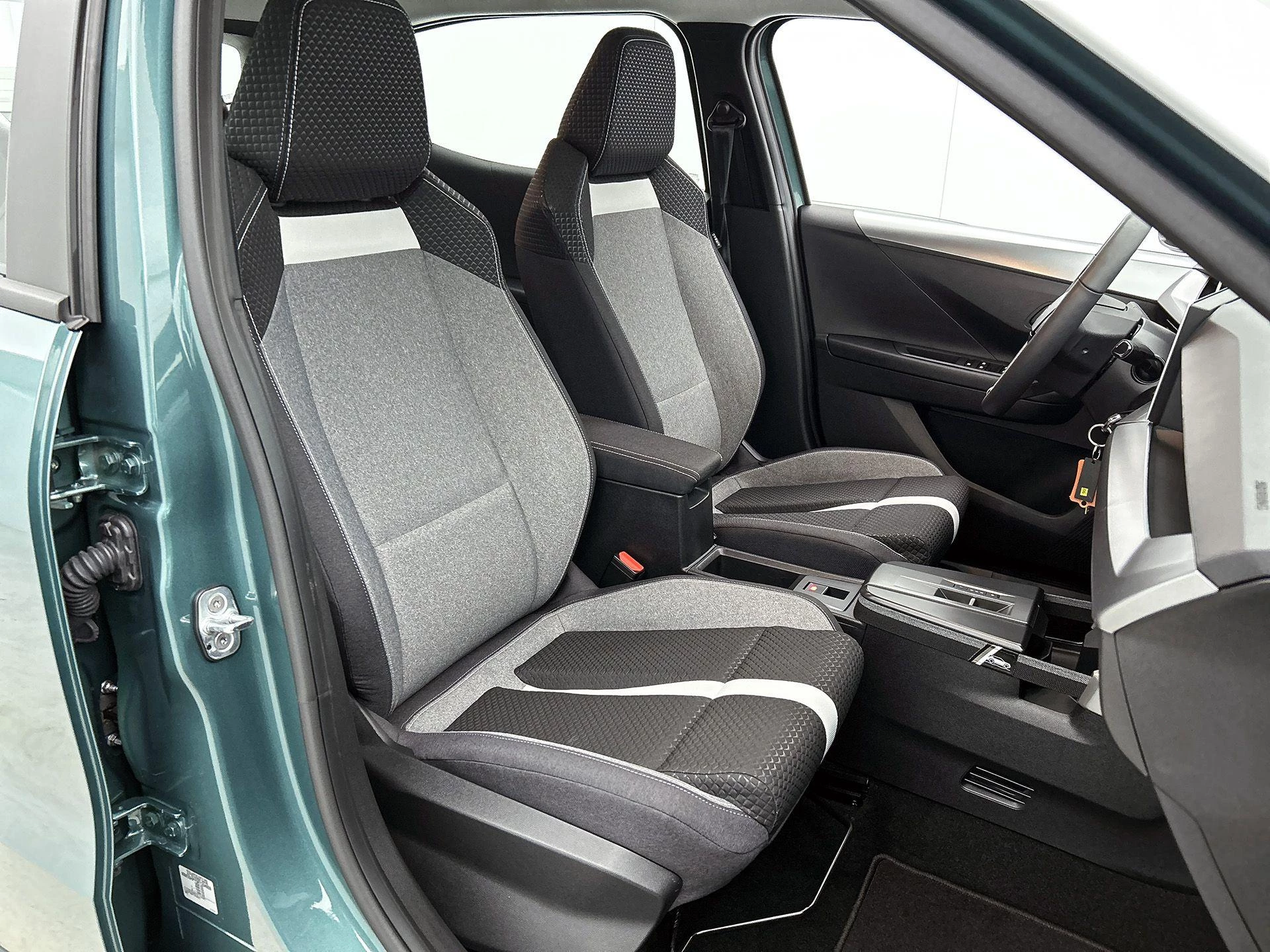 Opel-Frontera-image-56