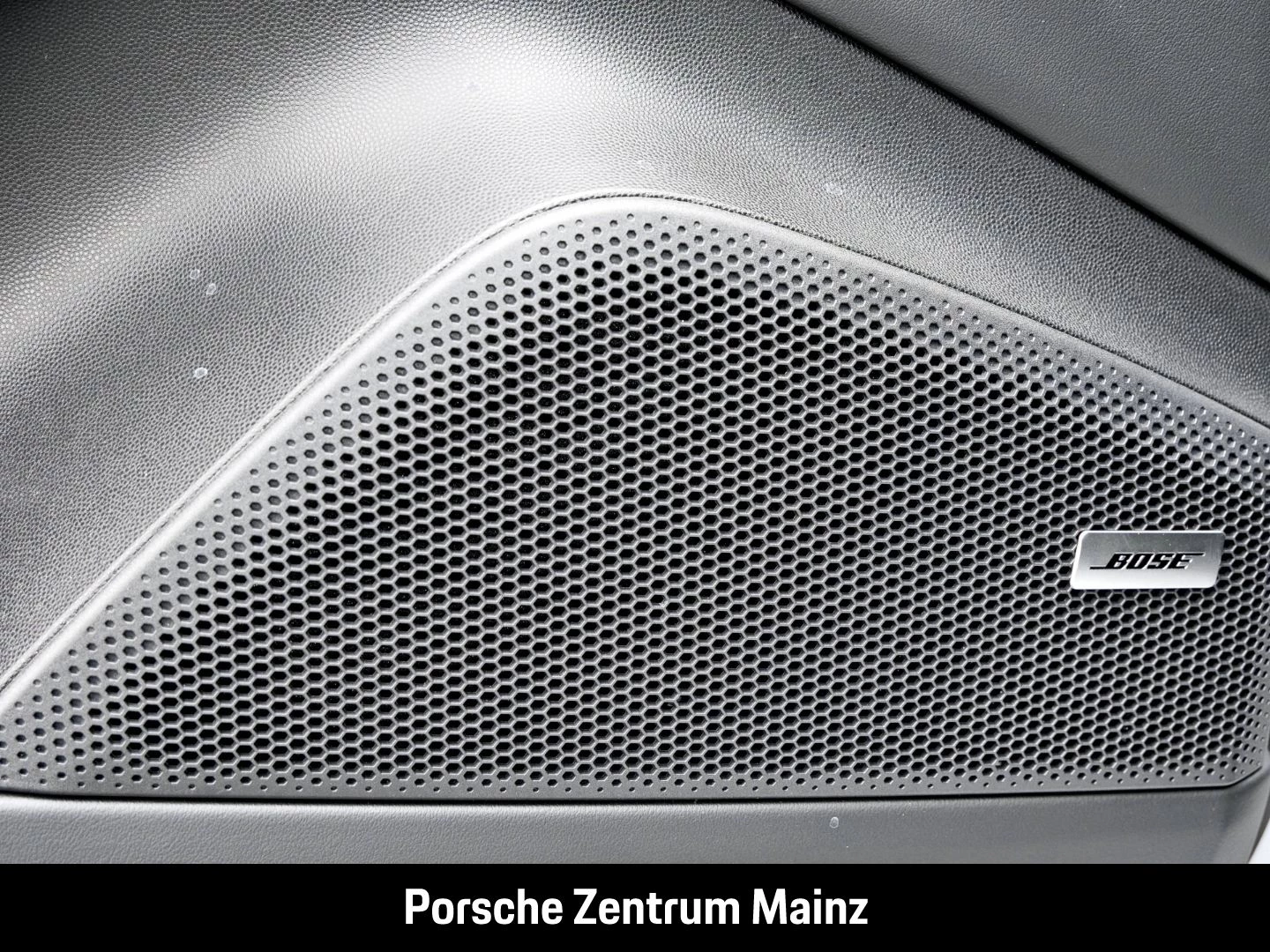Porsche Macan BOSE Sitzbelüftung Abstandstempomat s