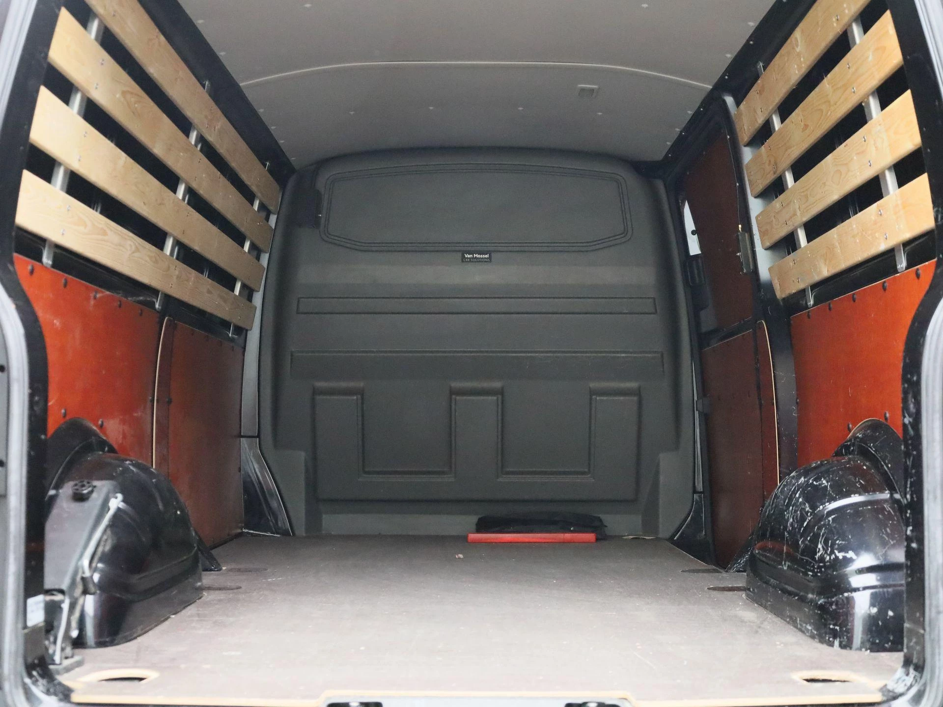Volkswagen-Transporter-image-17