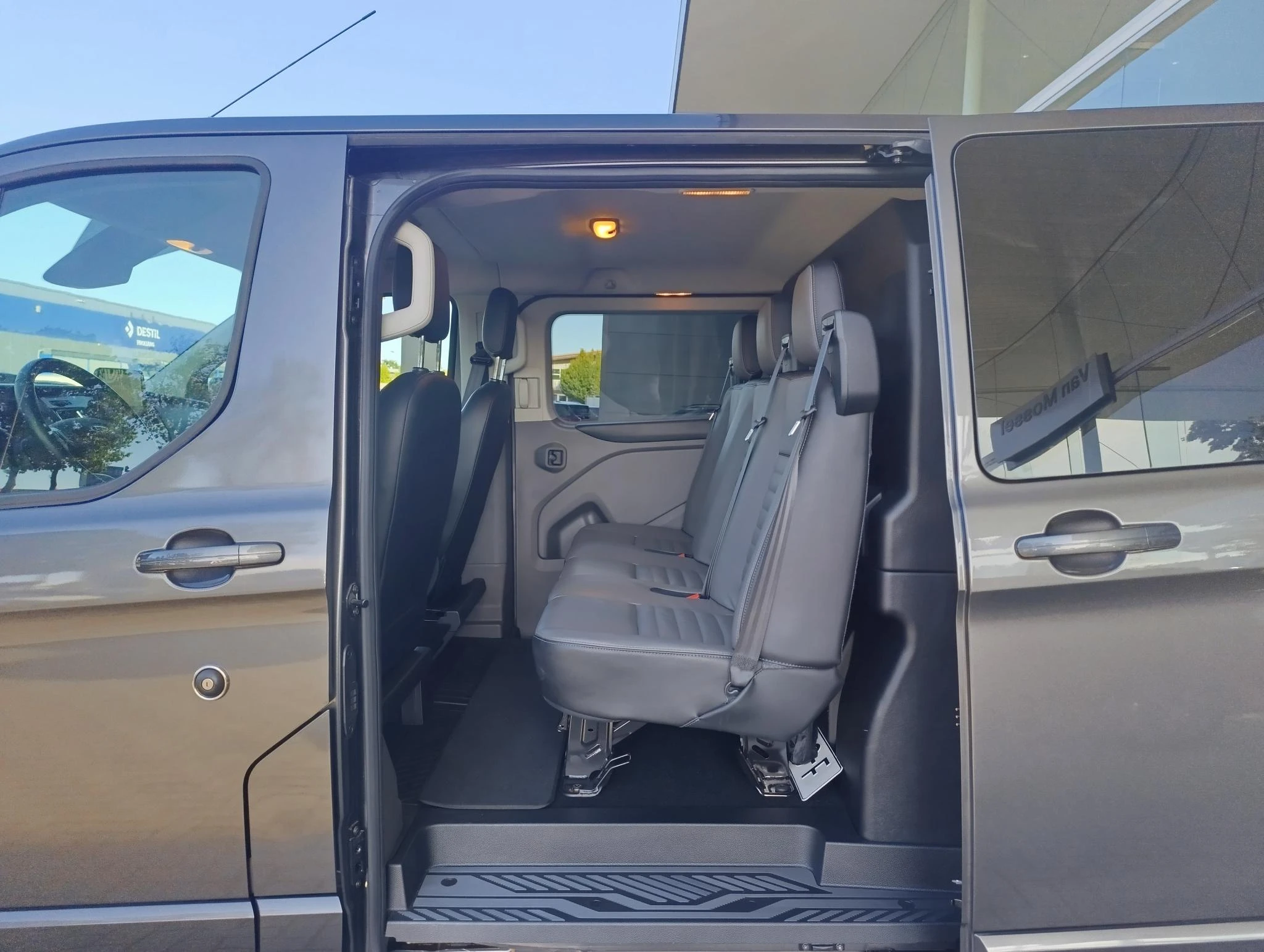 Ford-Transit Custom-image-12