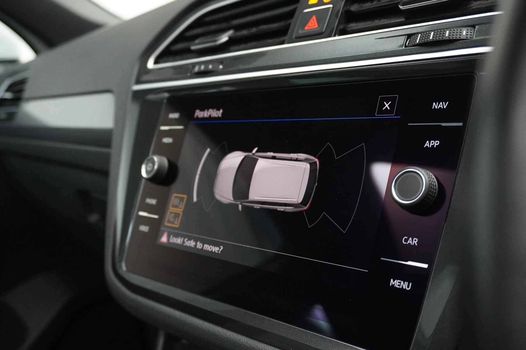 Volkswagen-Tiguan-image-24
