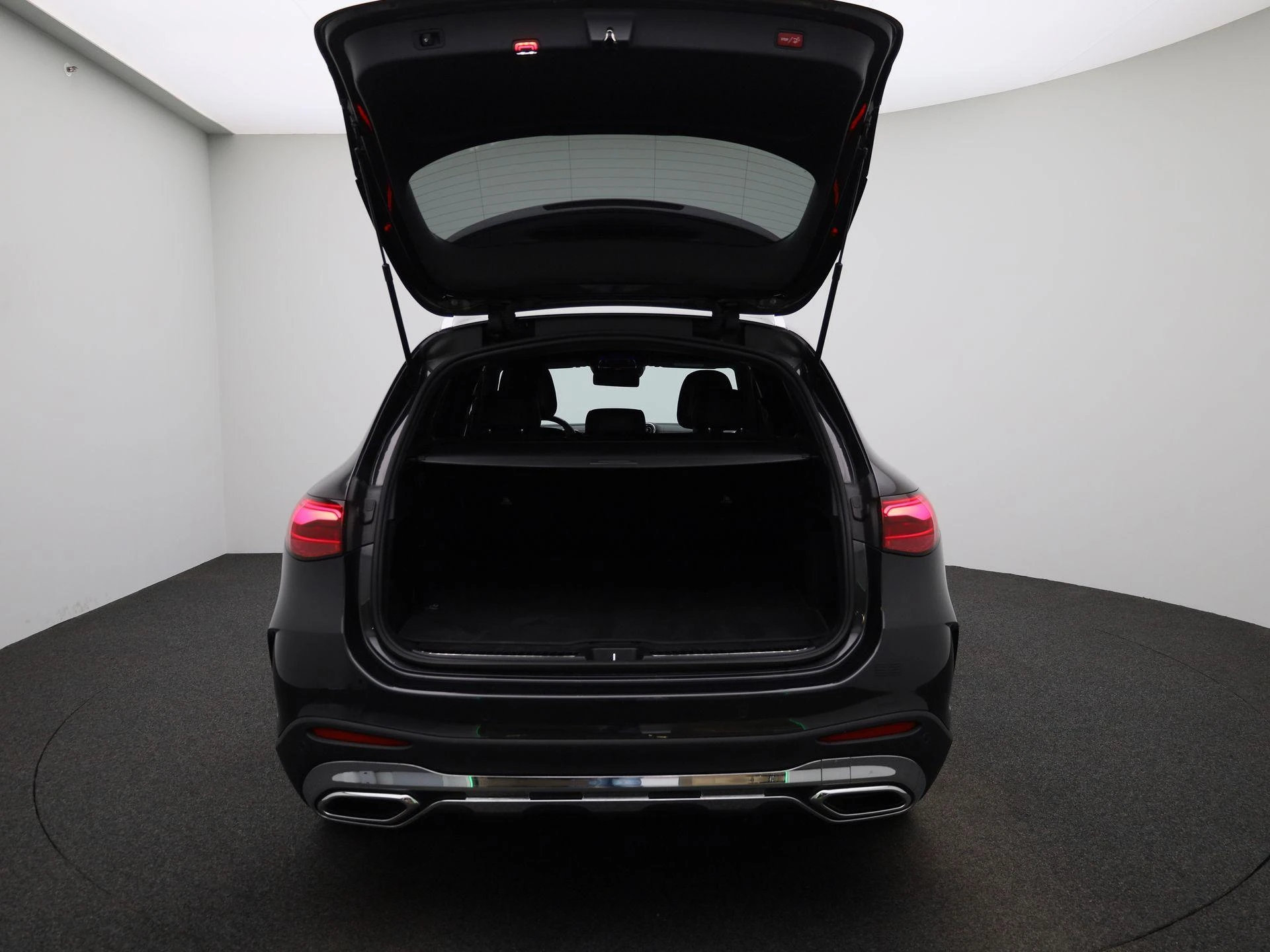 Mercedes-Benz-GLC-image-10