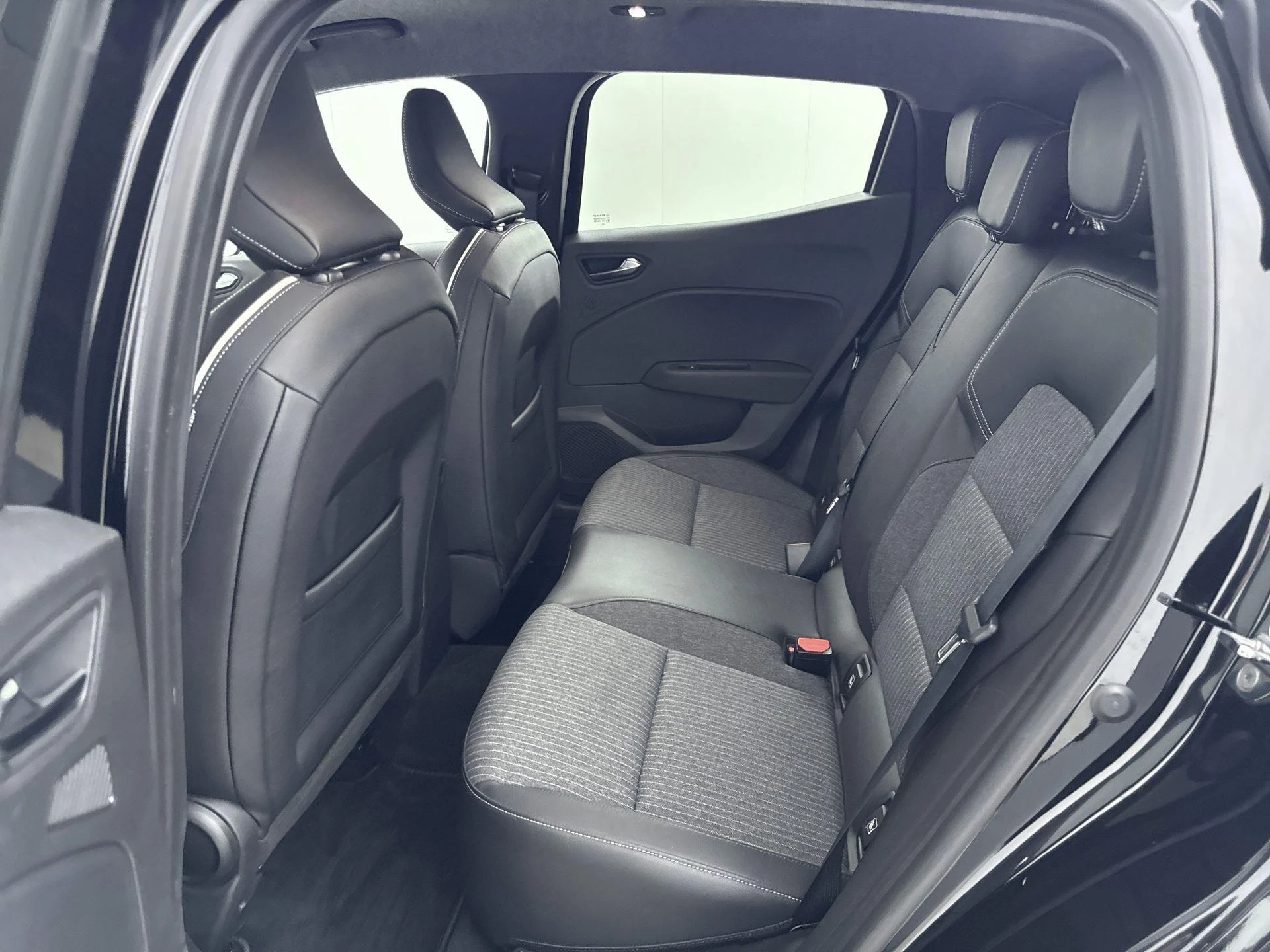 Renault-Clio-image-25