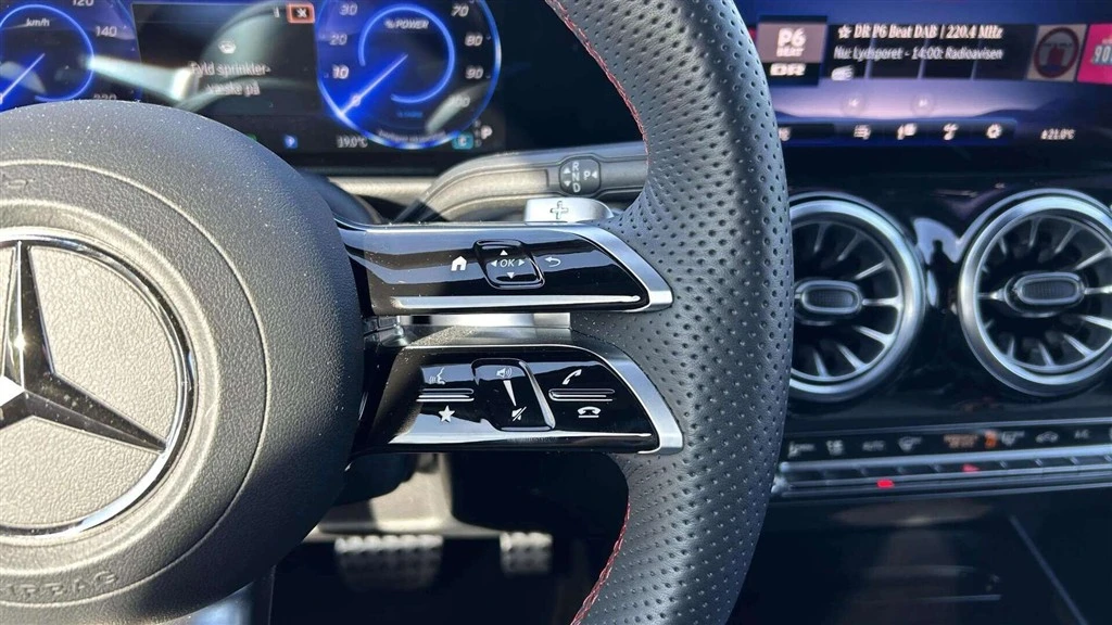 Mercedes-Benz-EQB-image-9
