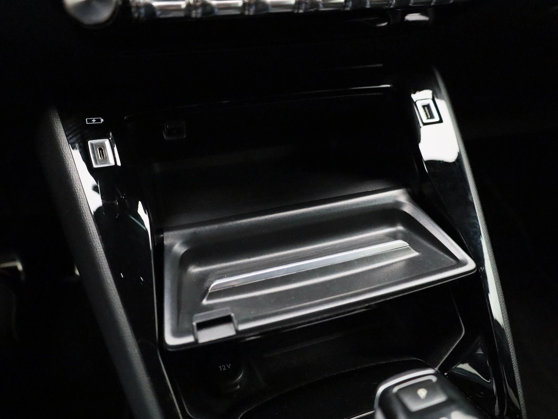 Peugeot e-2008 EV GT 50 kWh