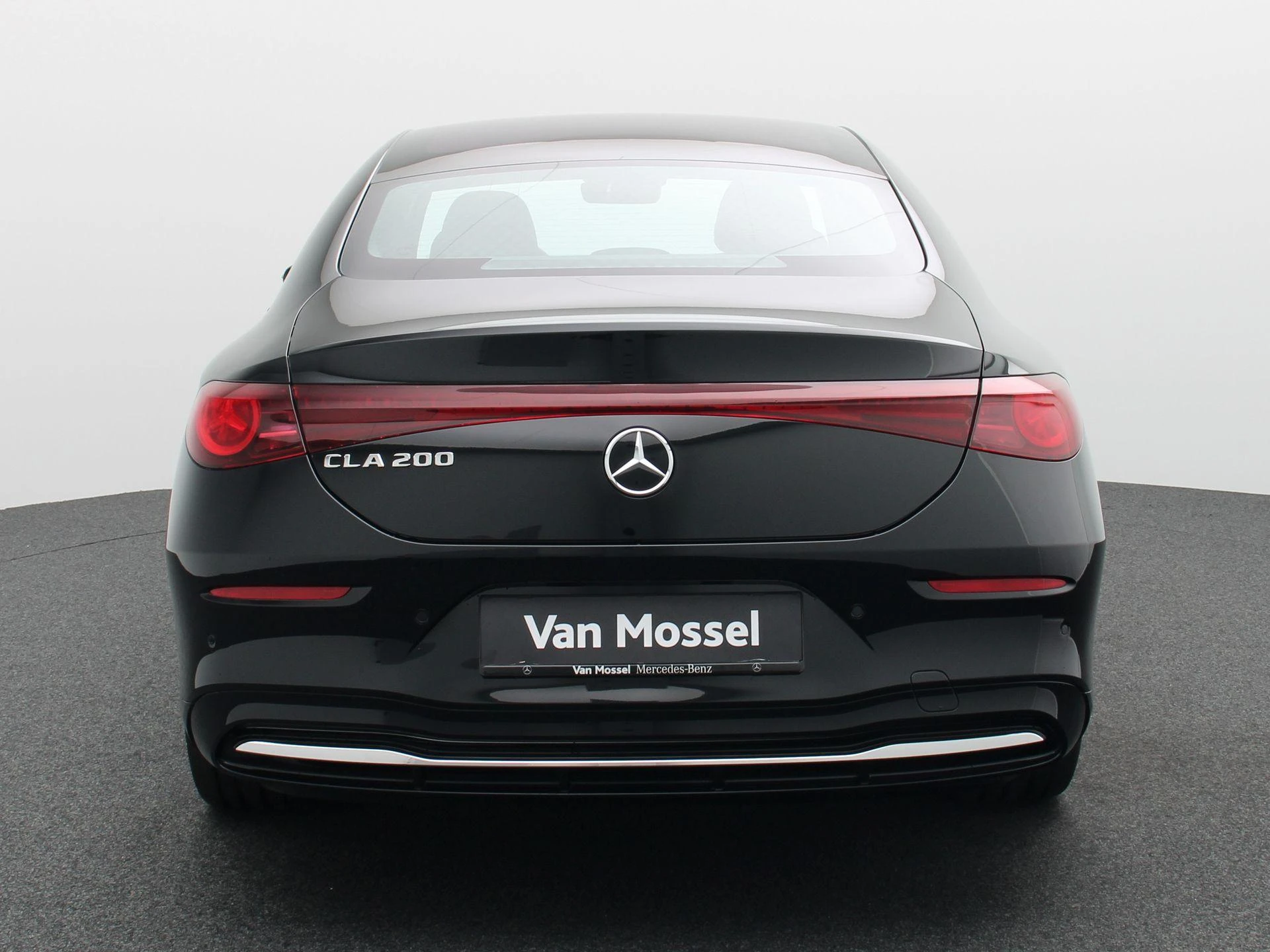 Mercedes-Benz-CLA-image-4