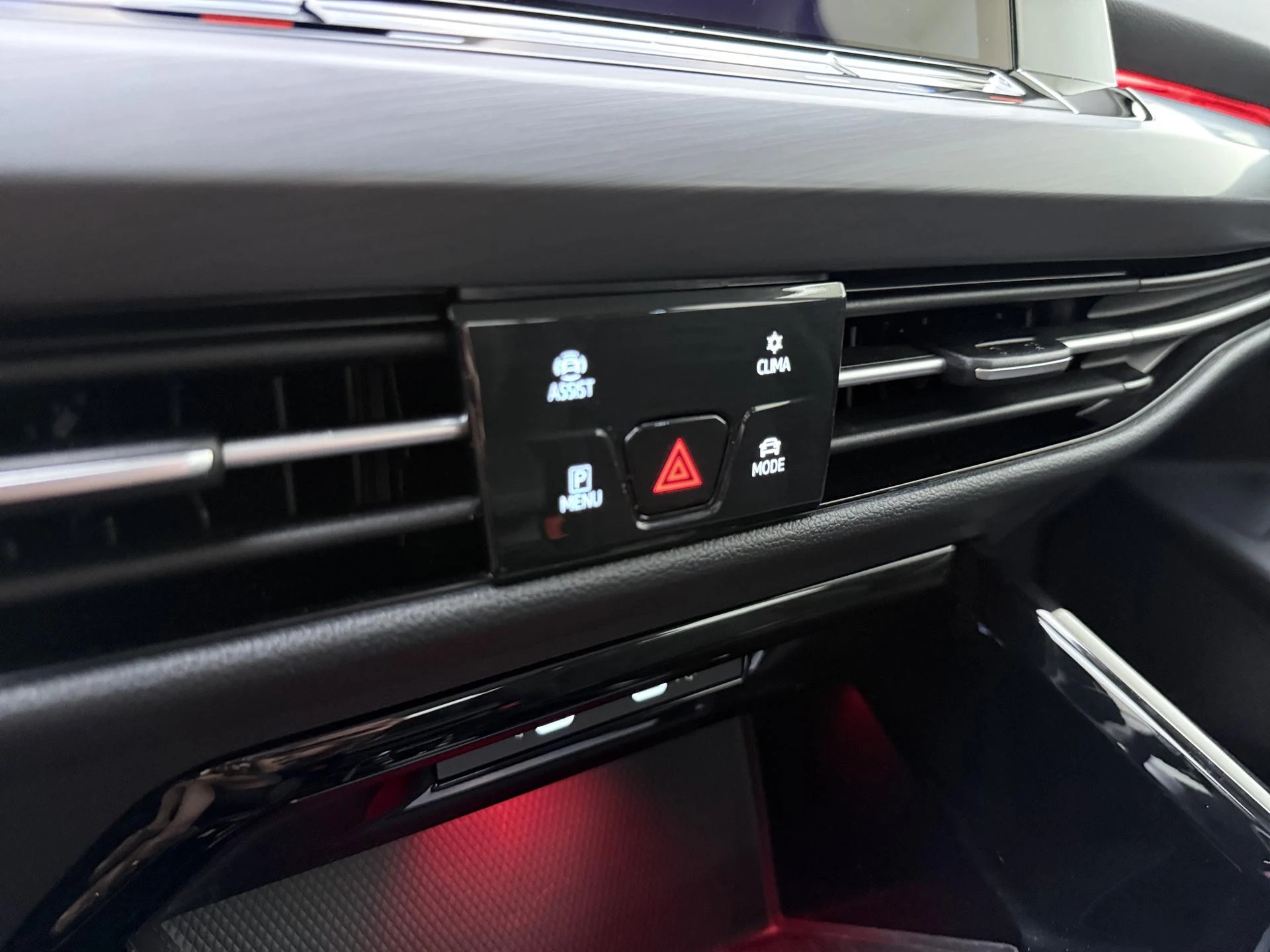 Volkswagen-Golf-image-21
