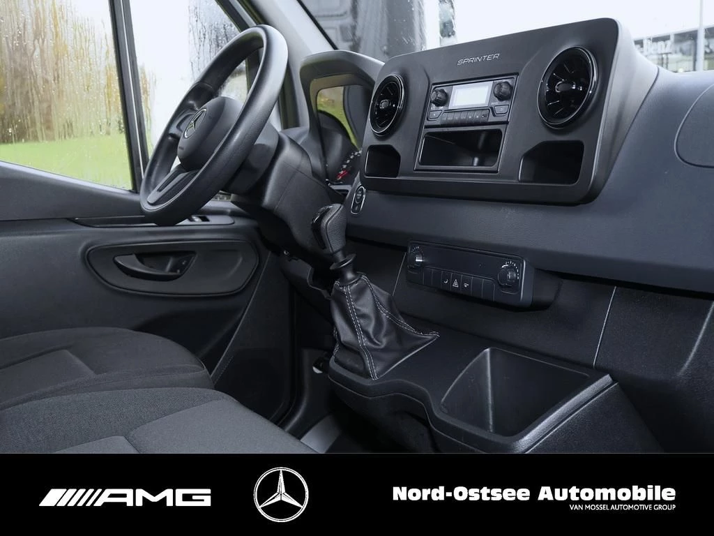 Mercedes-Benz-Sprinter-image-6