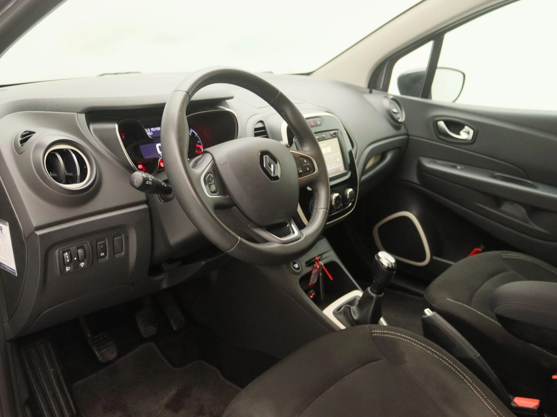 Renault-Captur-image-19