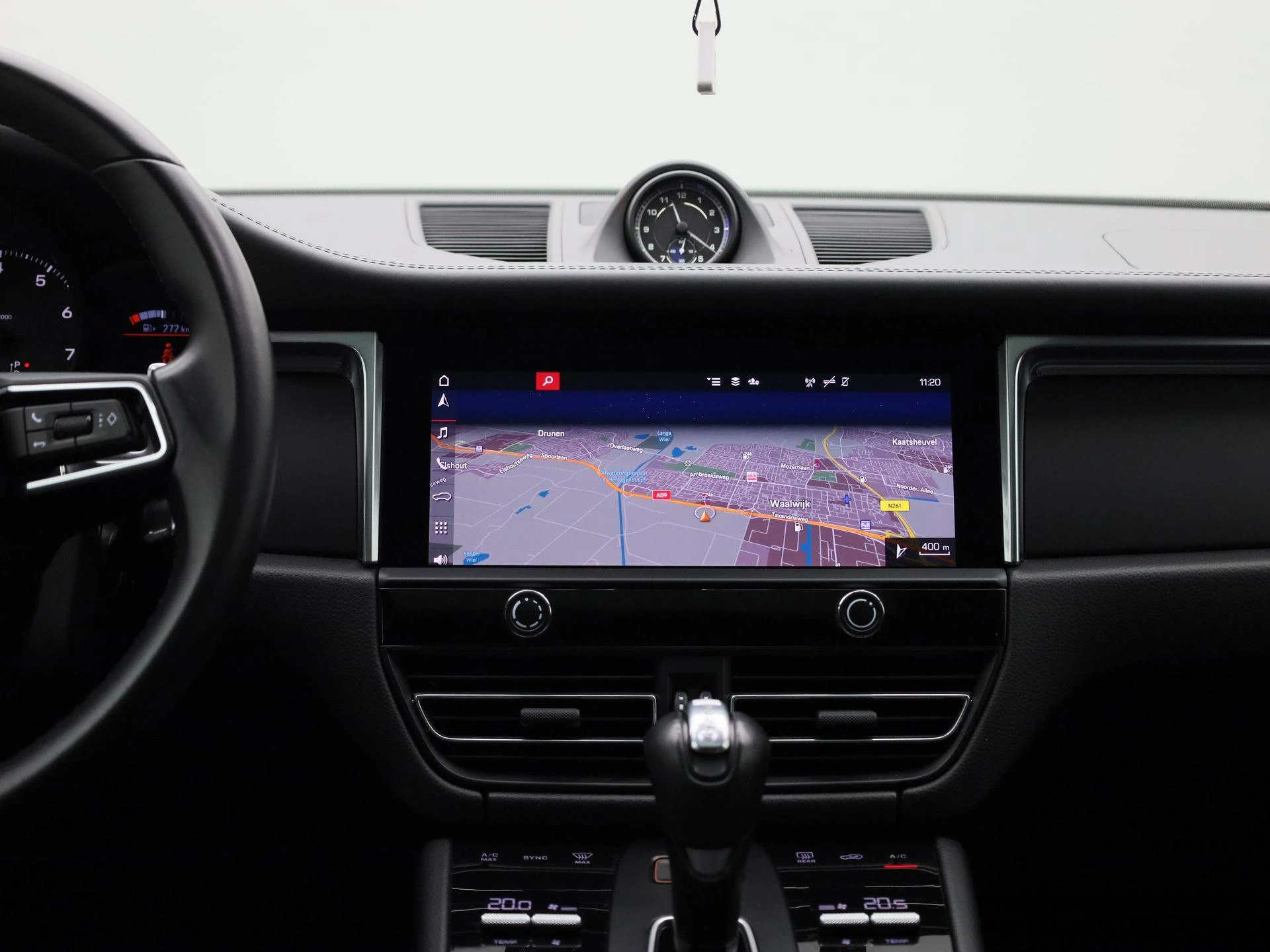 Porsche-Macan-image-7