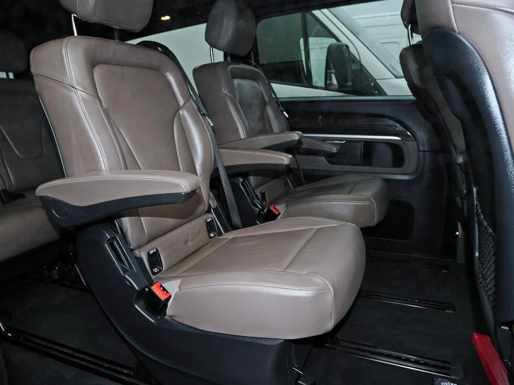 Mercedes-Benz-V-Klasse 300-image-14