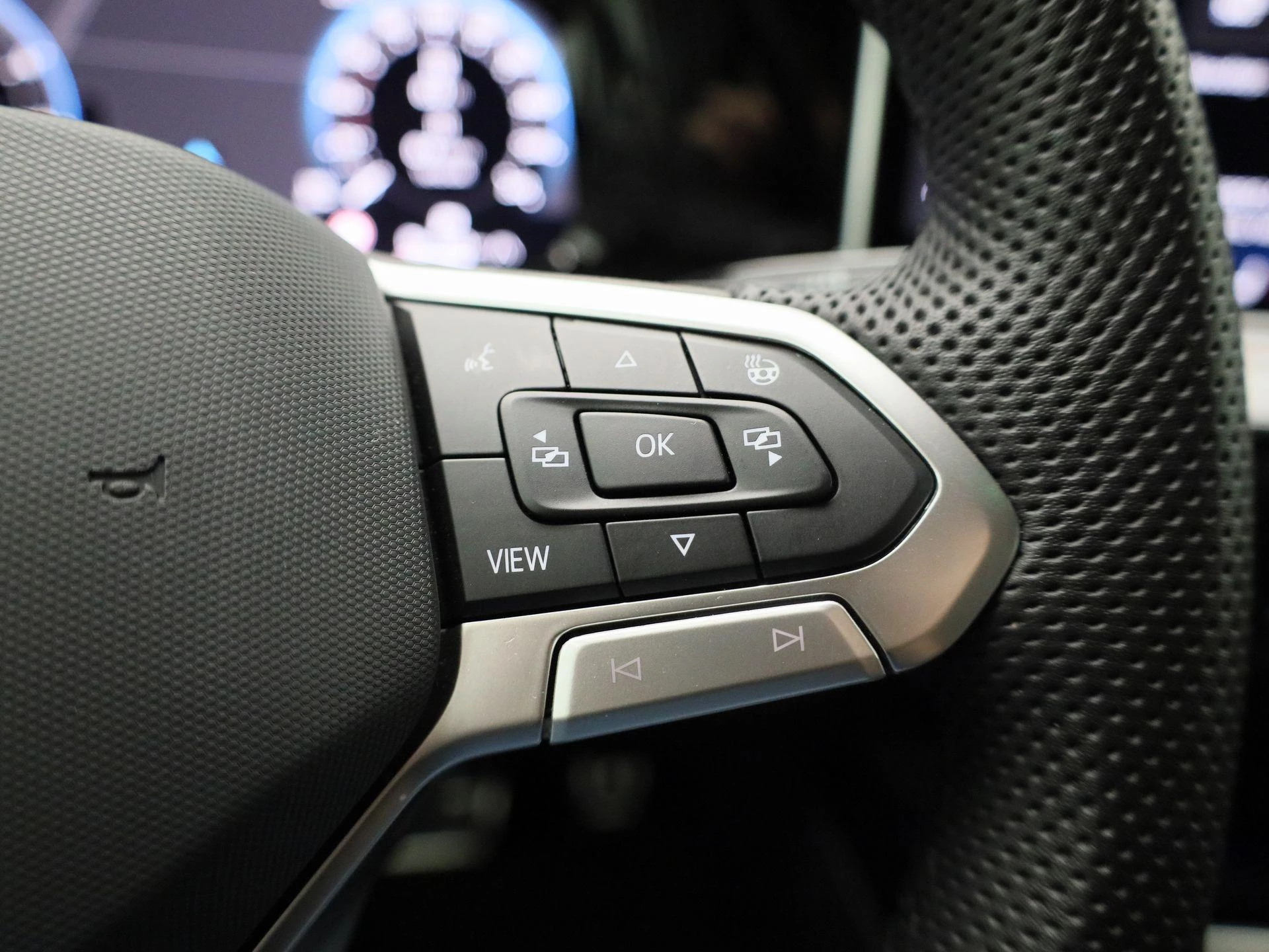 Volkswagen-Golf-image-18