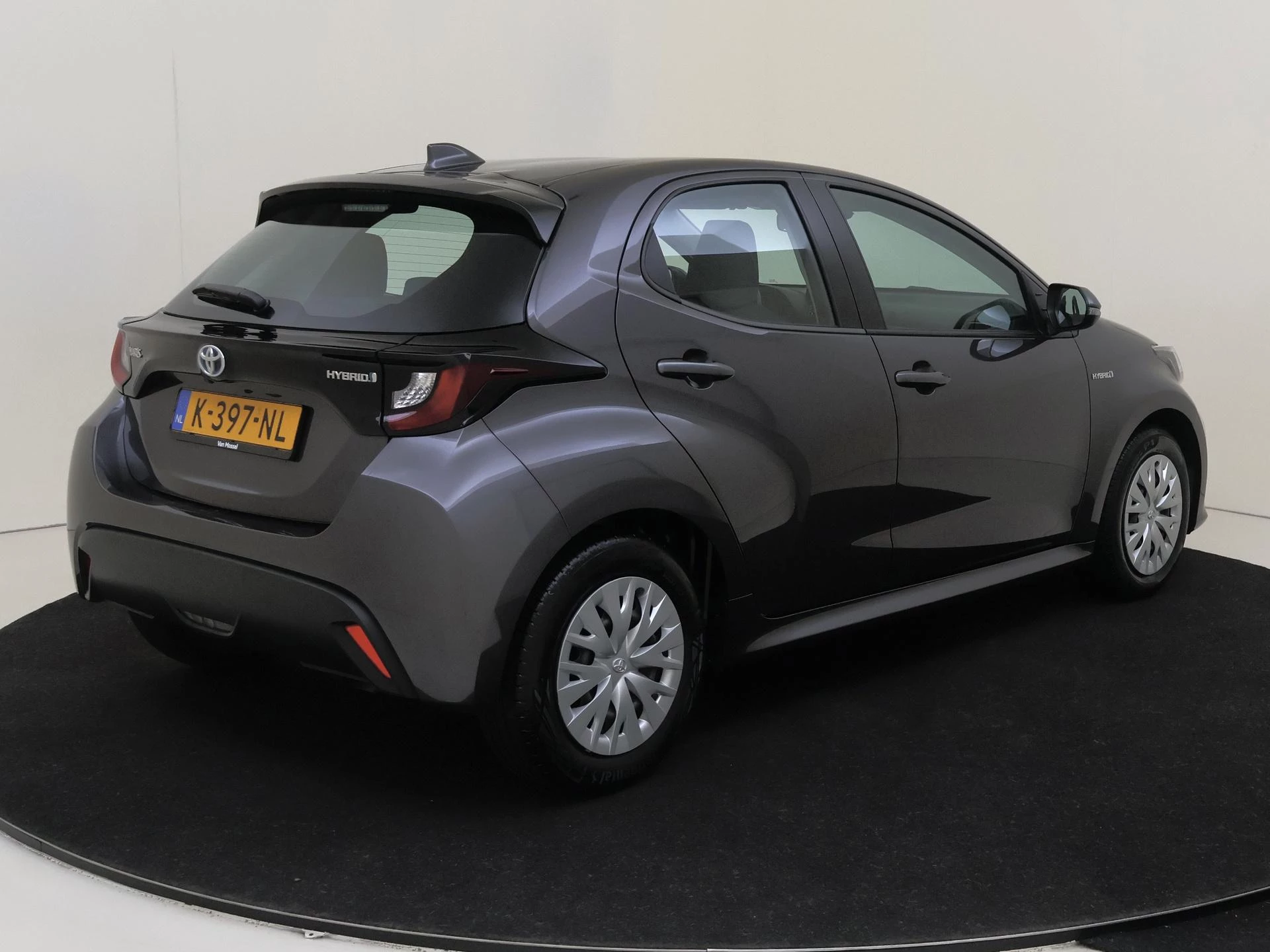 Toyota-Yaris-image-7