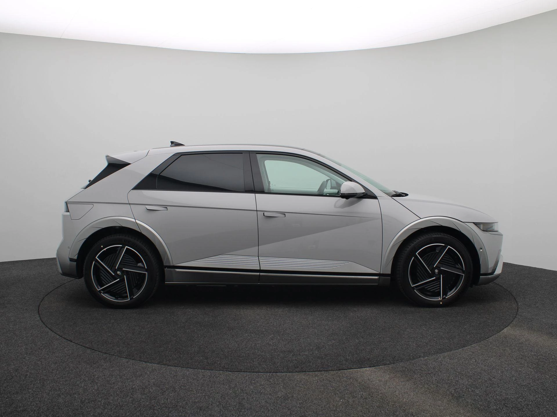 Hyundai-IONIQ 5-image-5