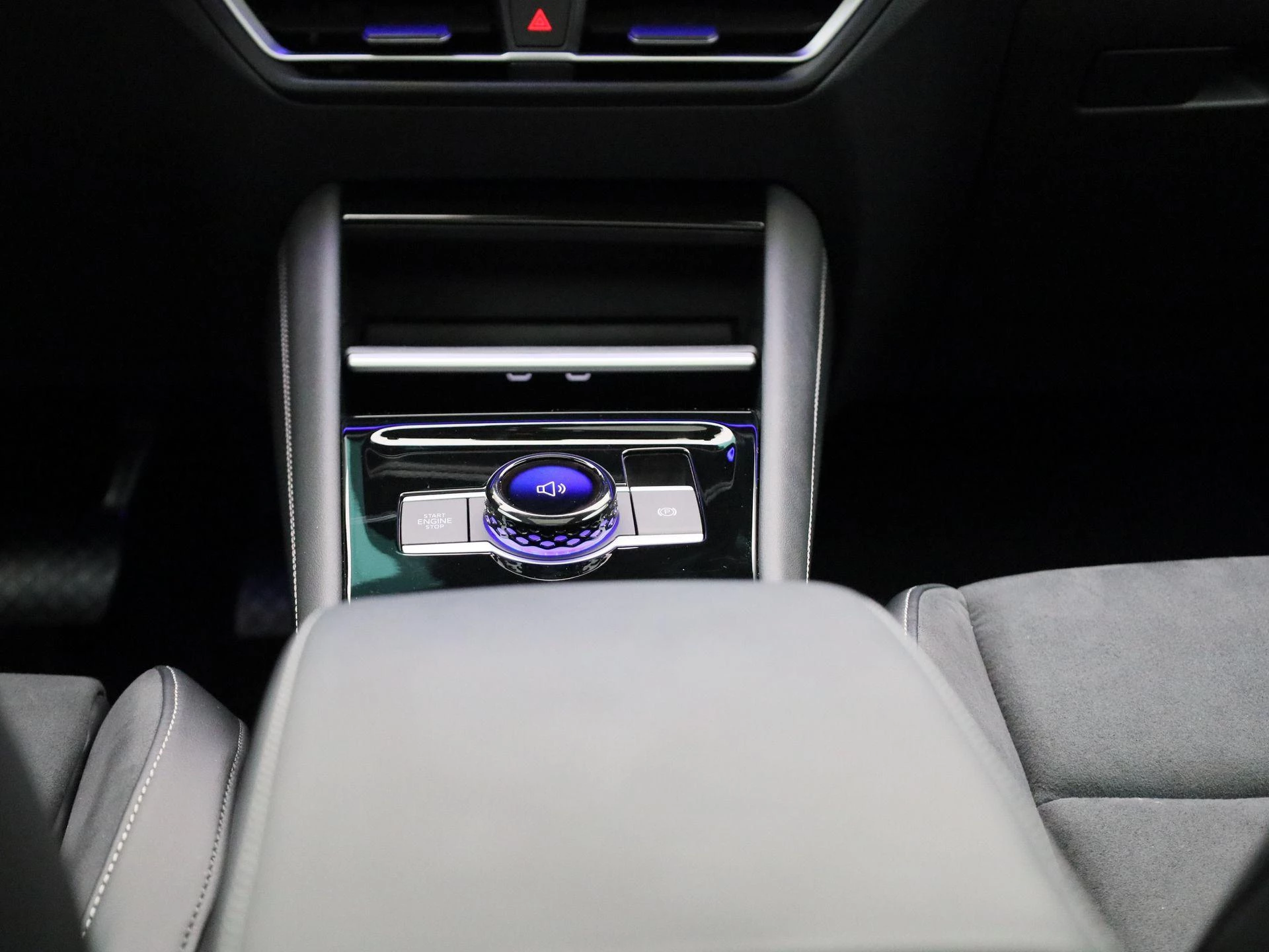 Volkswagen-Tiguan-image-9